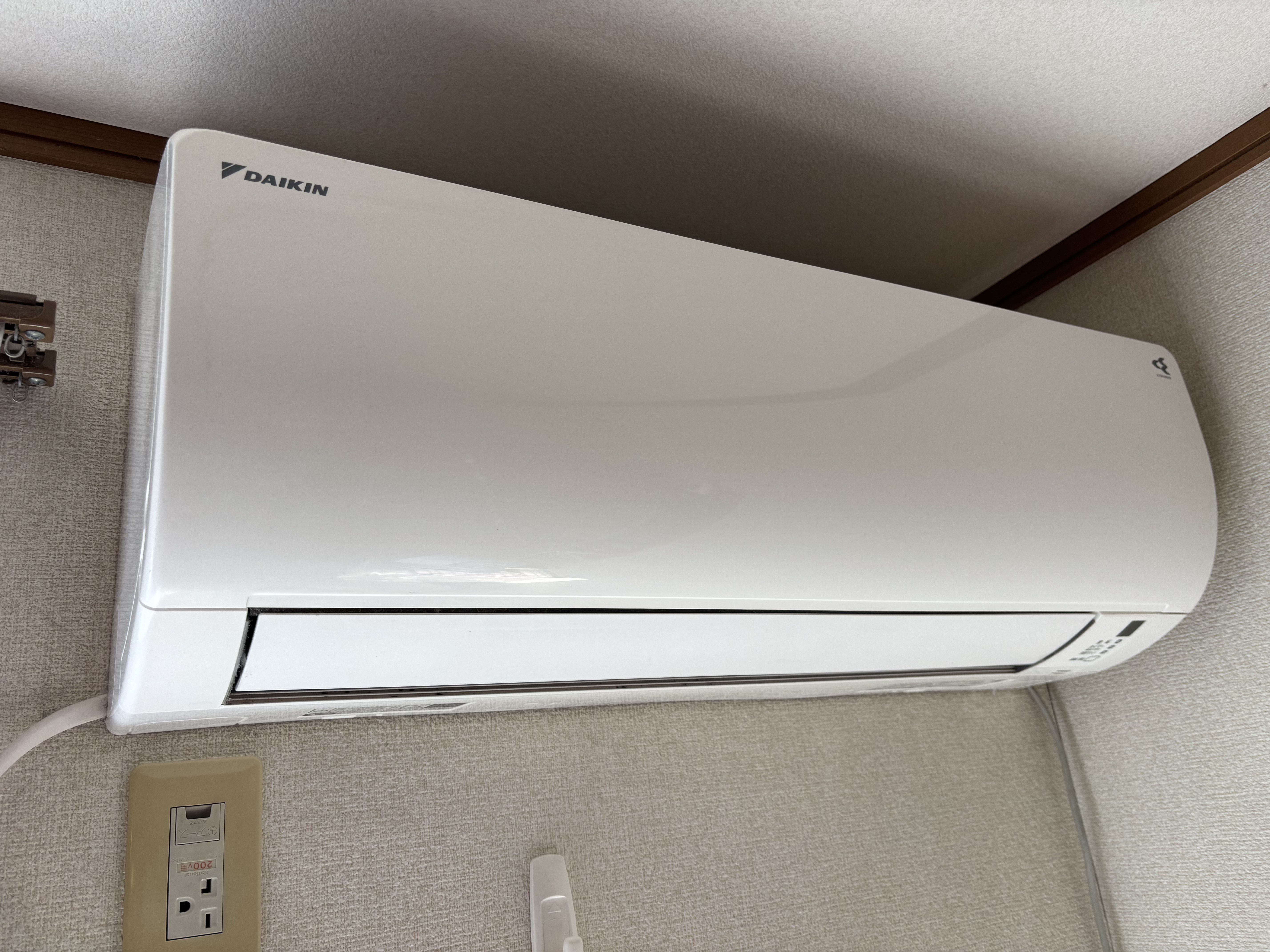 埼玉県越谷市の壁掛けエアコンの作業前3