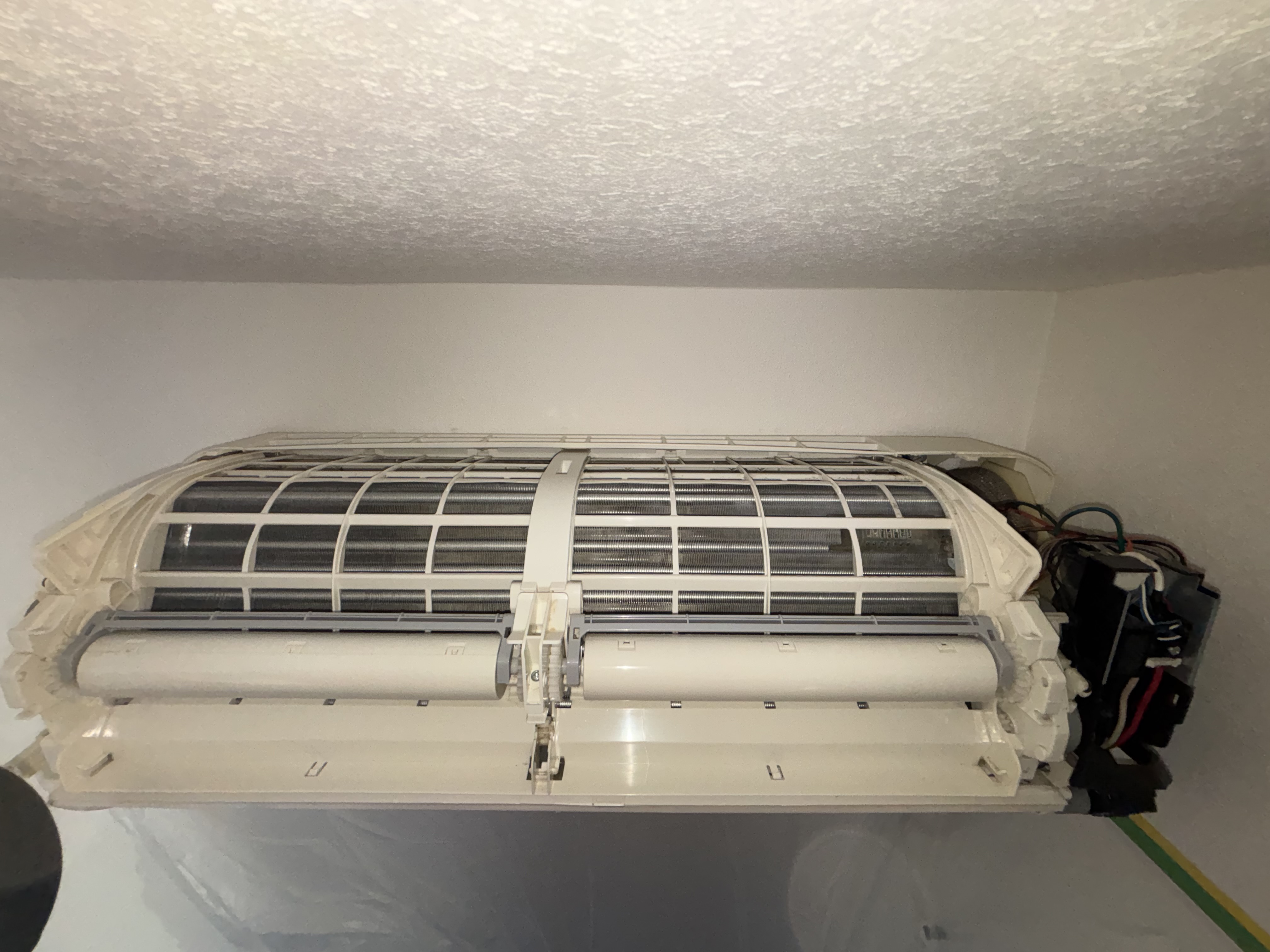 埼玉県川越市のお掃除機能付きエアコンの作業前1