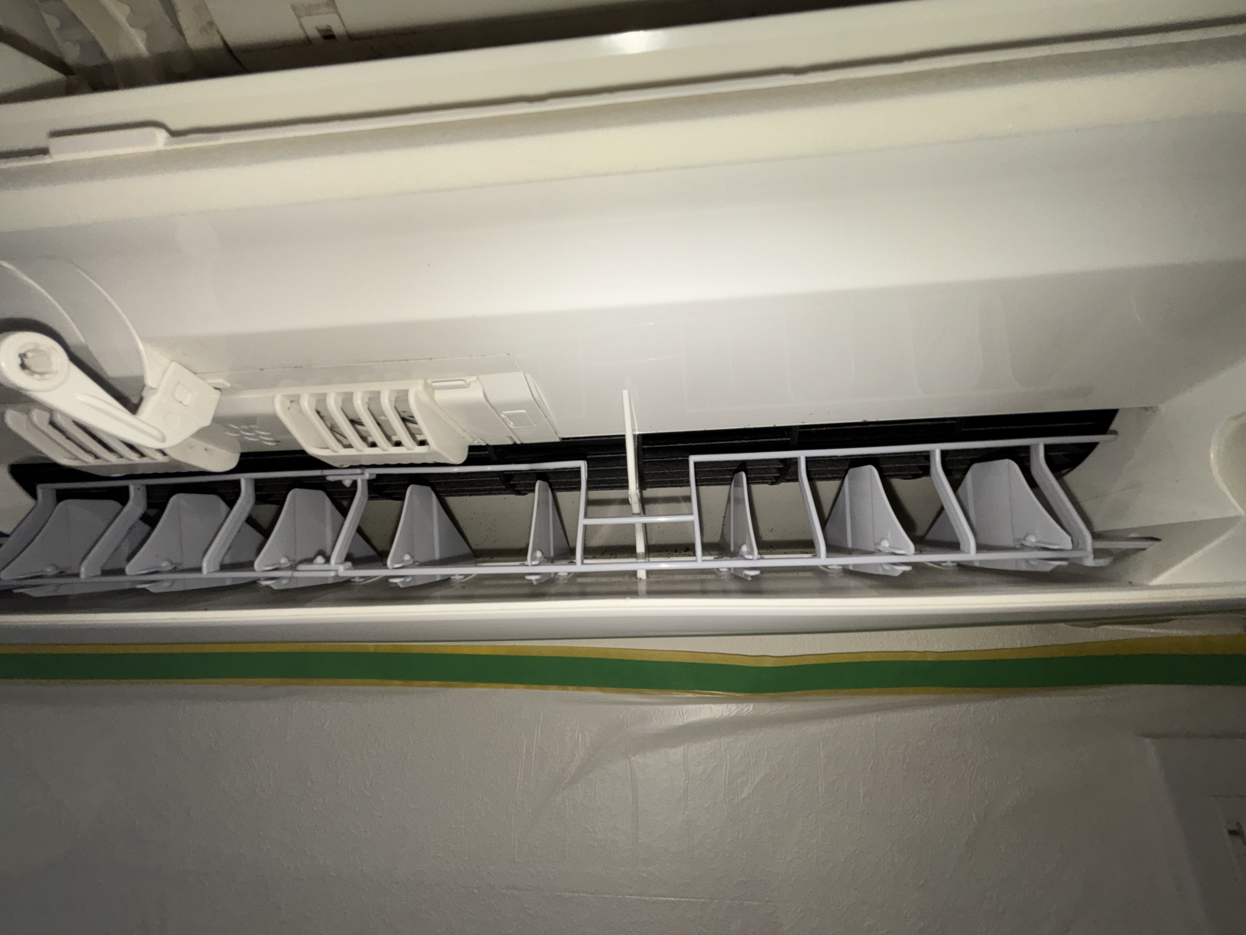 埼玉県川越市のお掃除機能付きエアコンの作業前2