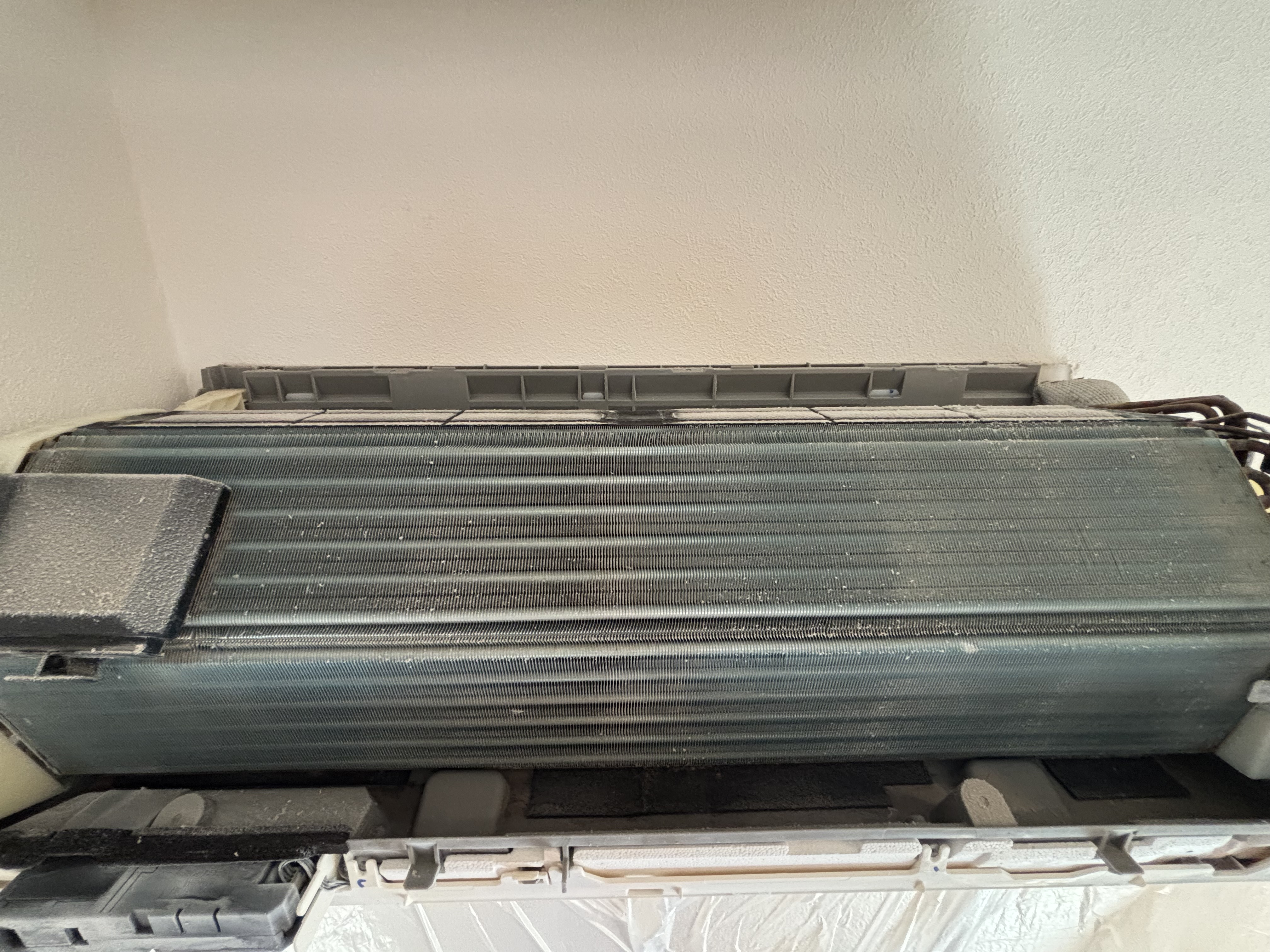 埼玉県川越市のお掃除機能付きエアコンの作業前1