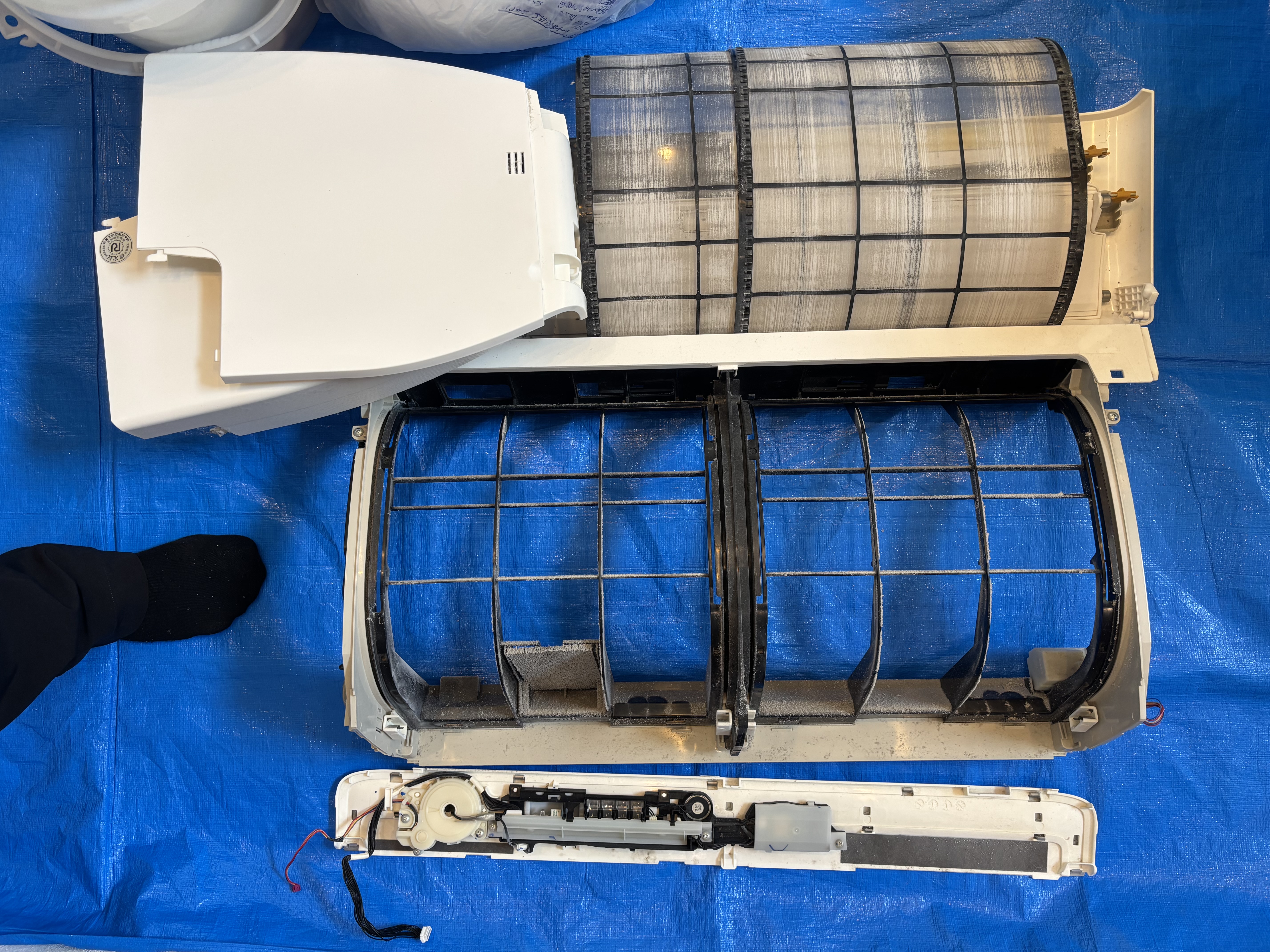 埼玉県川越市のお掃除機能付きエアコンの作業前3