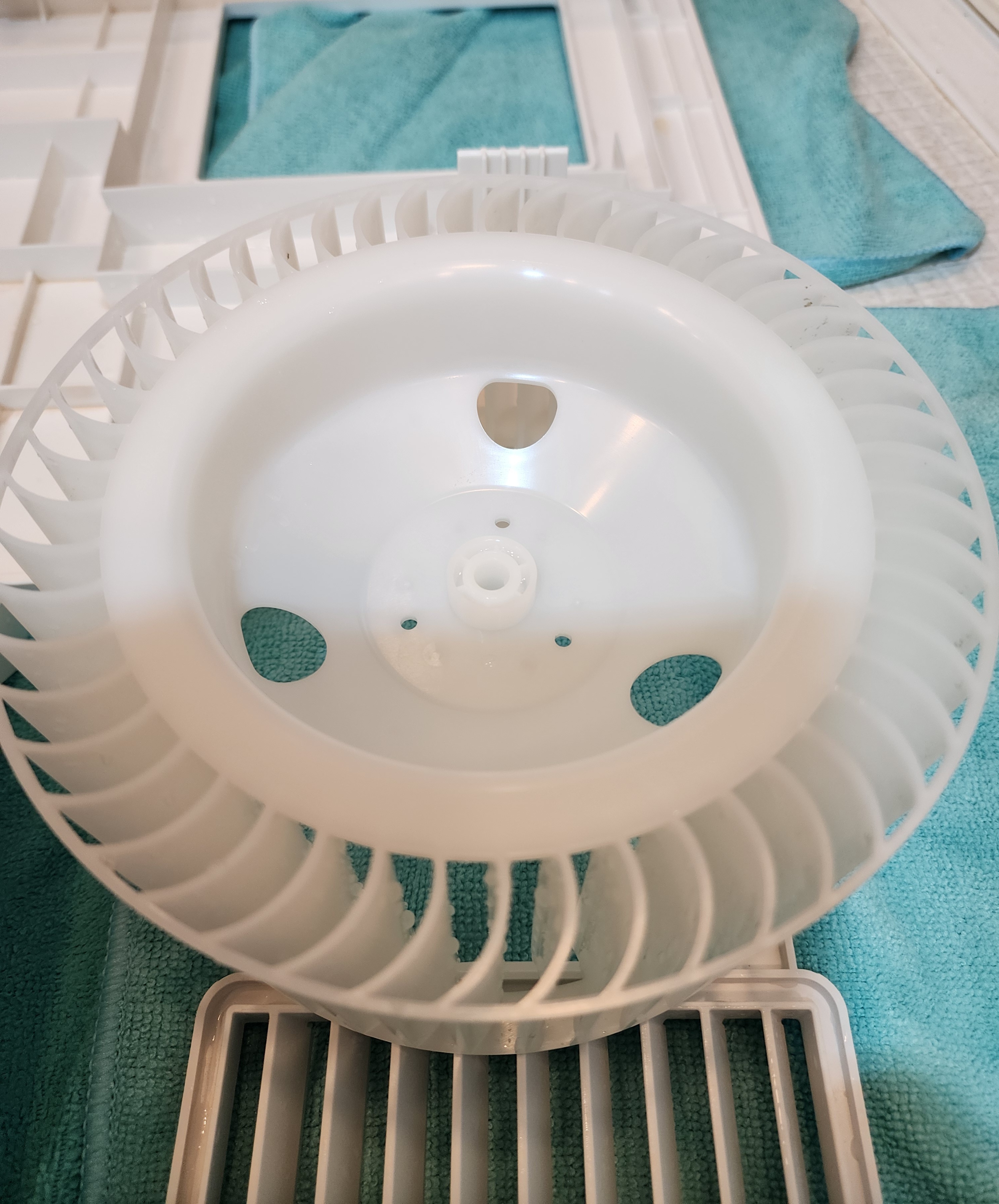 栃木県下野市の浴室乾燥機クリーニングの作業後2