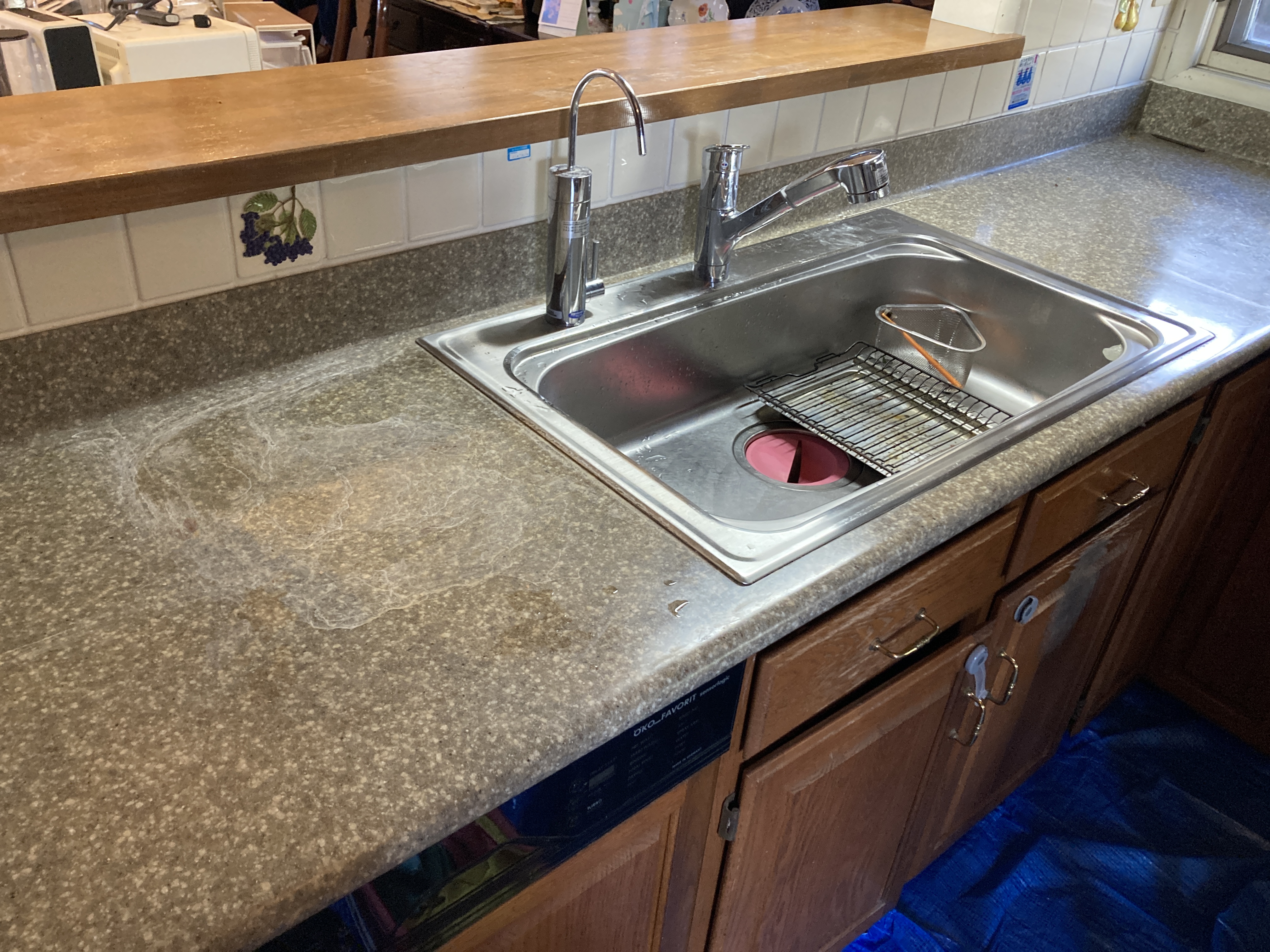 京都府京都市右京区宇多野柴橋町のキッチンクリーニングの作業前1