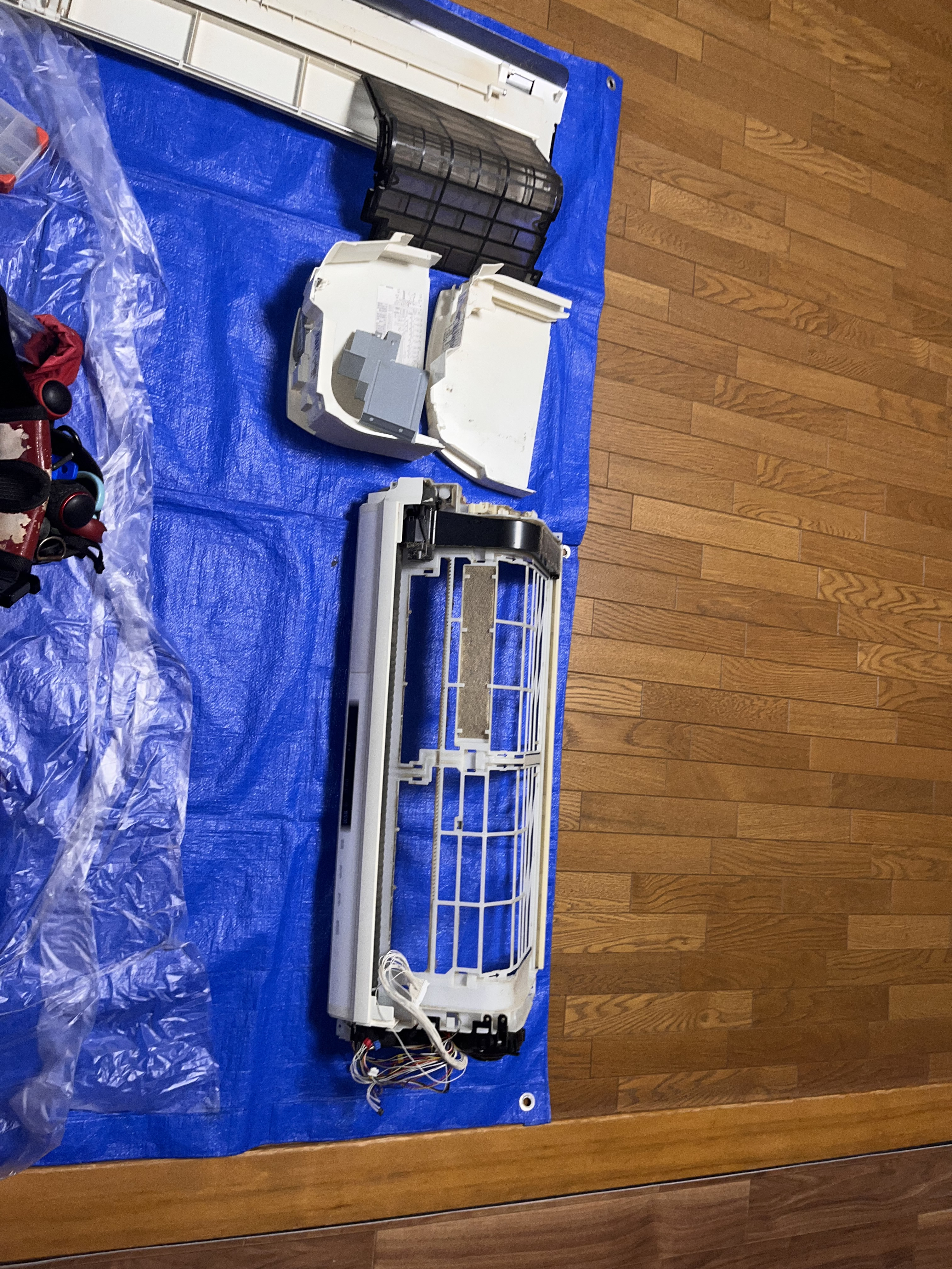 埼玉県志木市のお掃除機能付きエアコンの作業前2