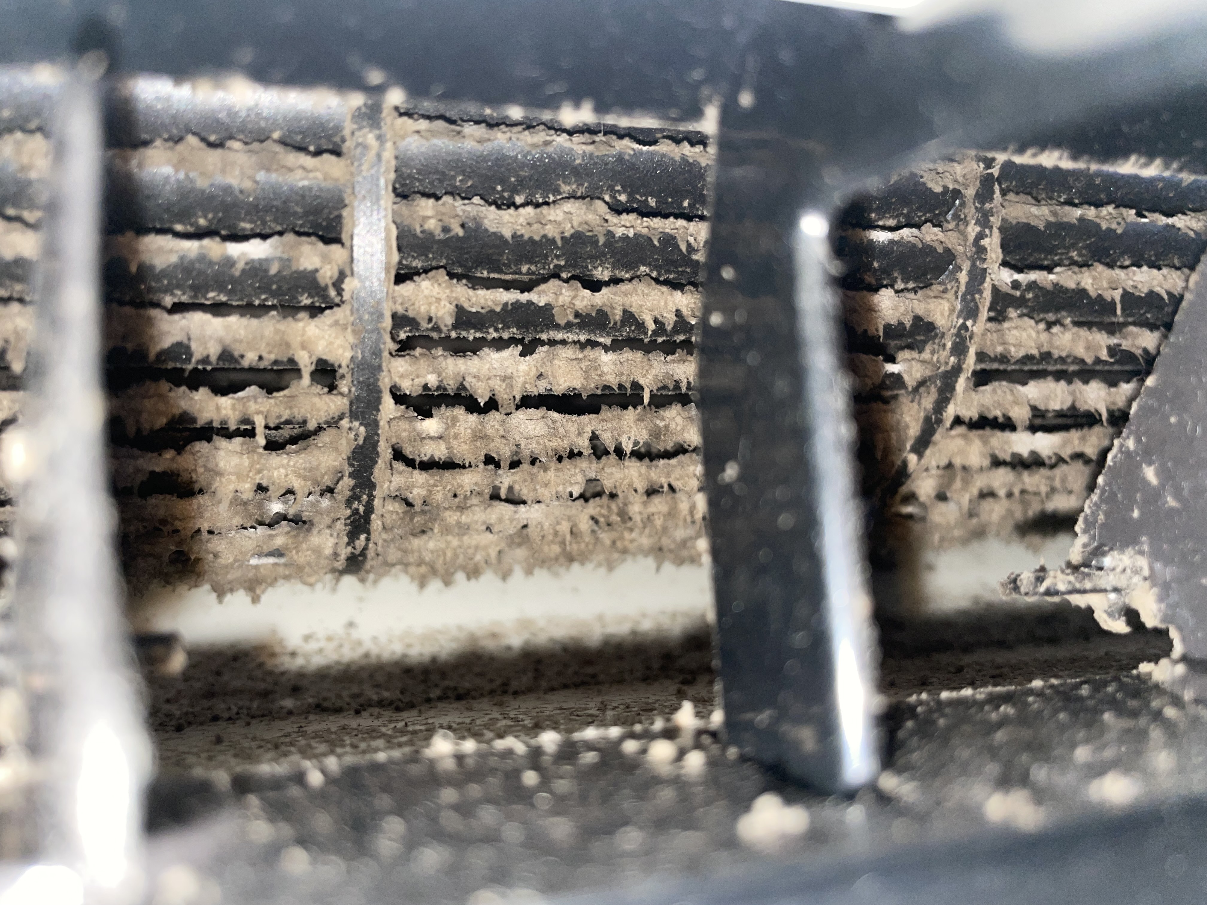 愛知県名古屋市千種区赤坂町のお掃除機能付きエアコンの作業前1