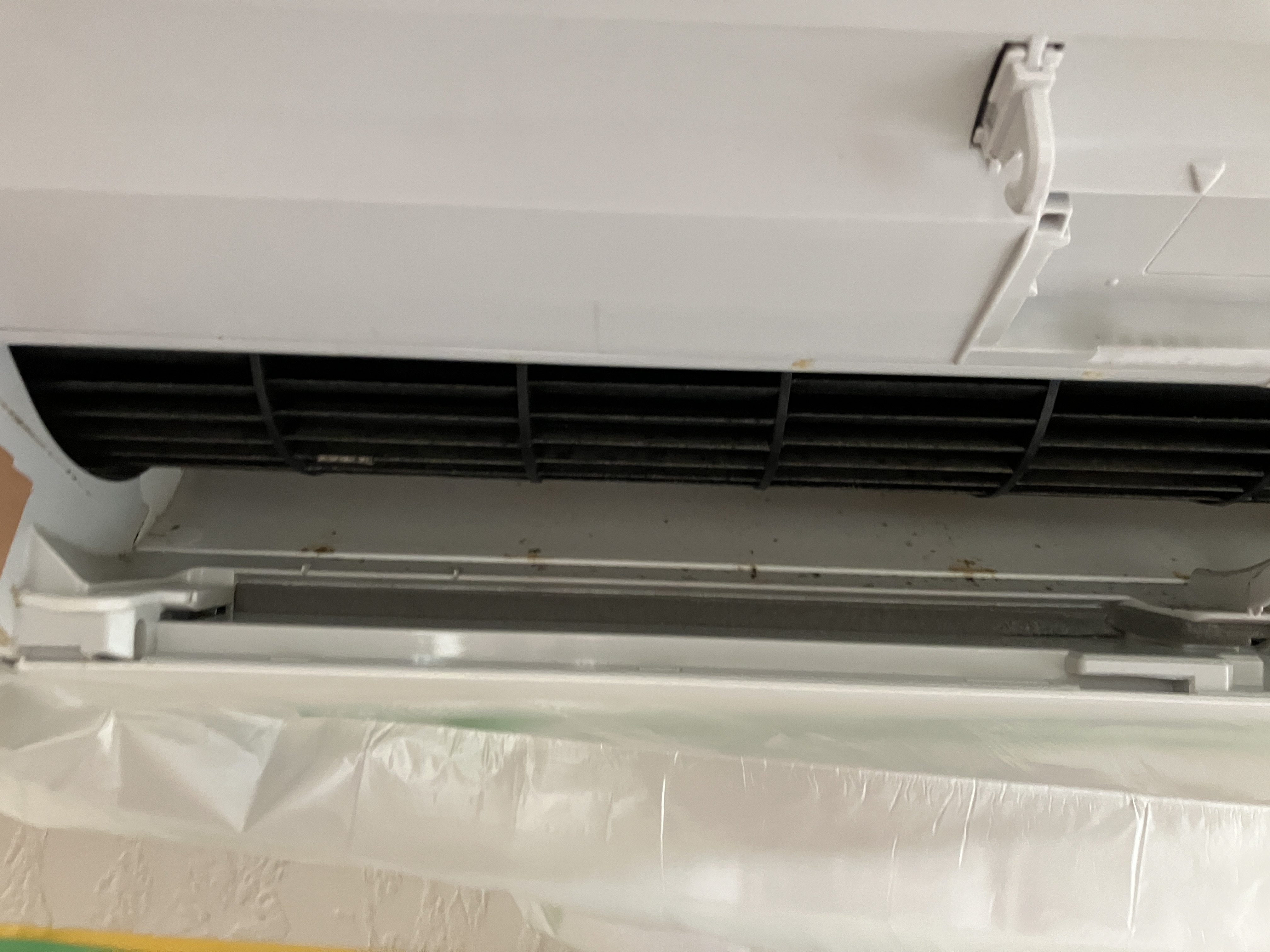 宮城県仙台市太白区のお掃除機能付きエアコンの作業前1