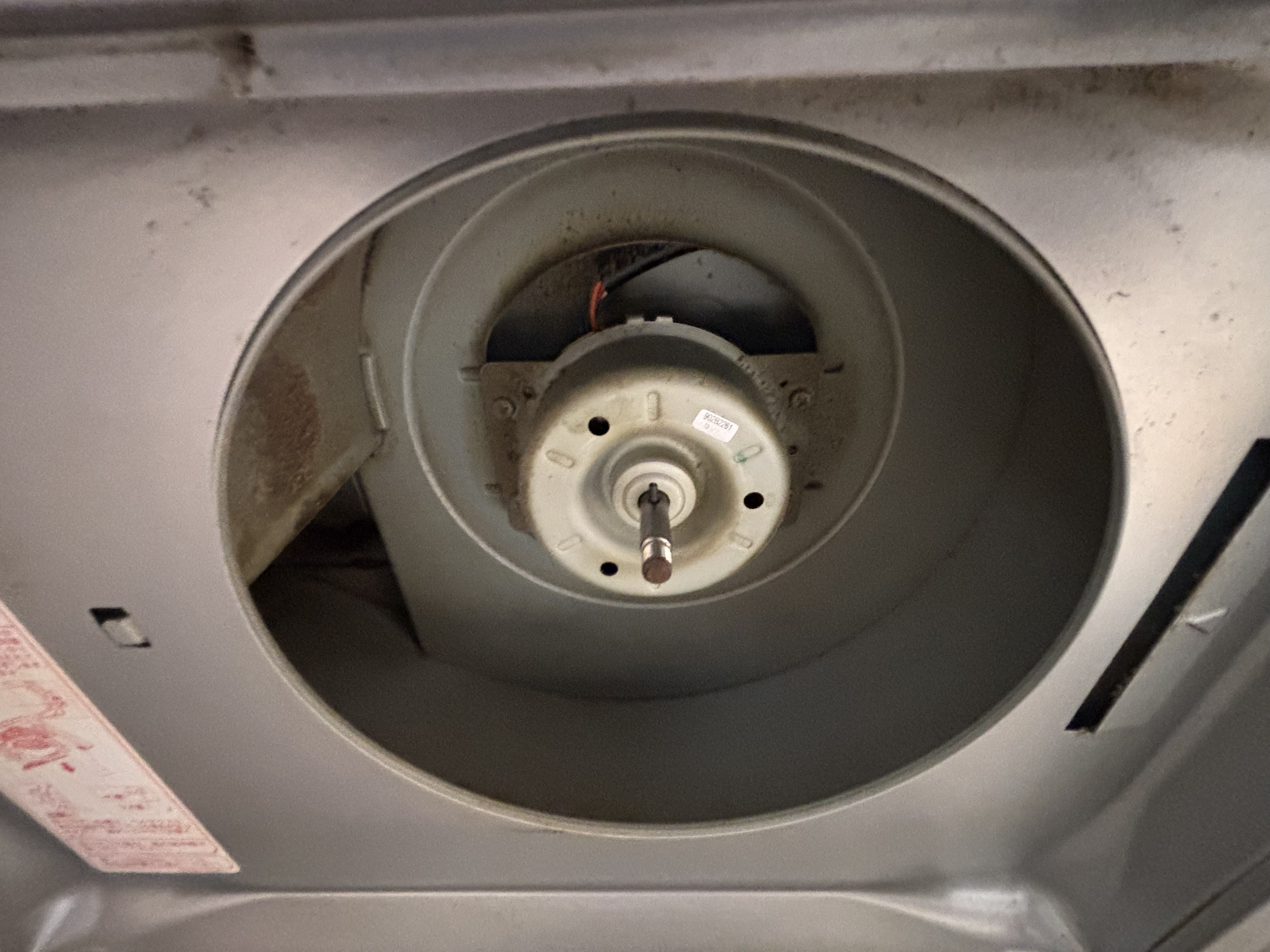 埼玉県新座市のレンジフードクリーニングの作業前1