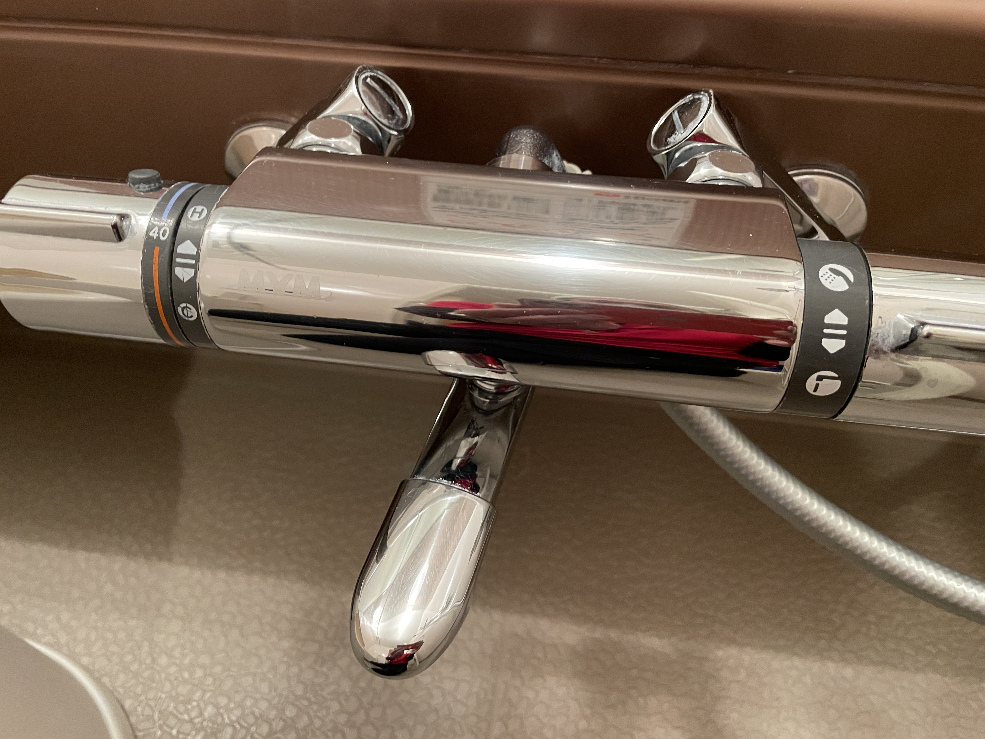 神奈川県横浜市金沢区の浴室・お風呂クリーニングの作業後2