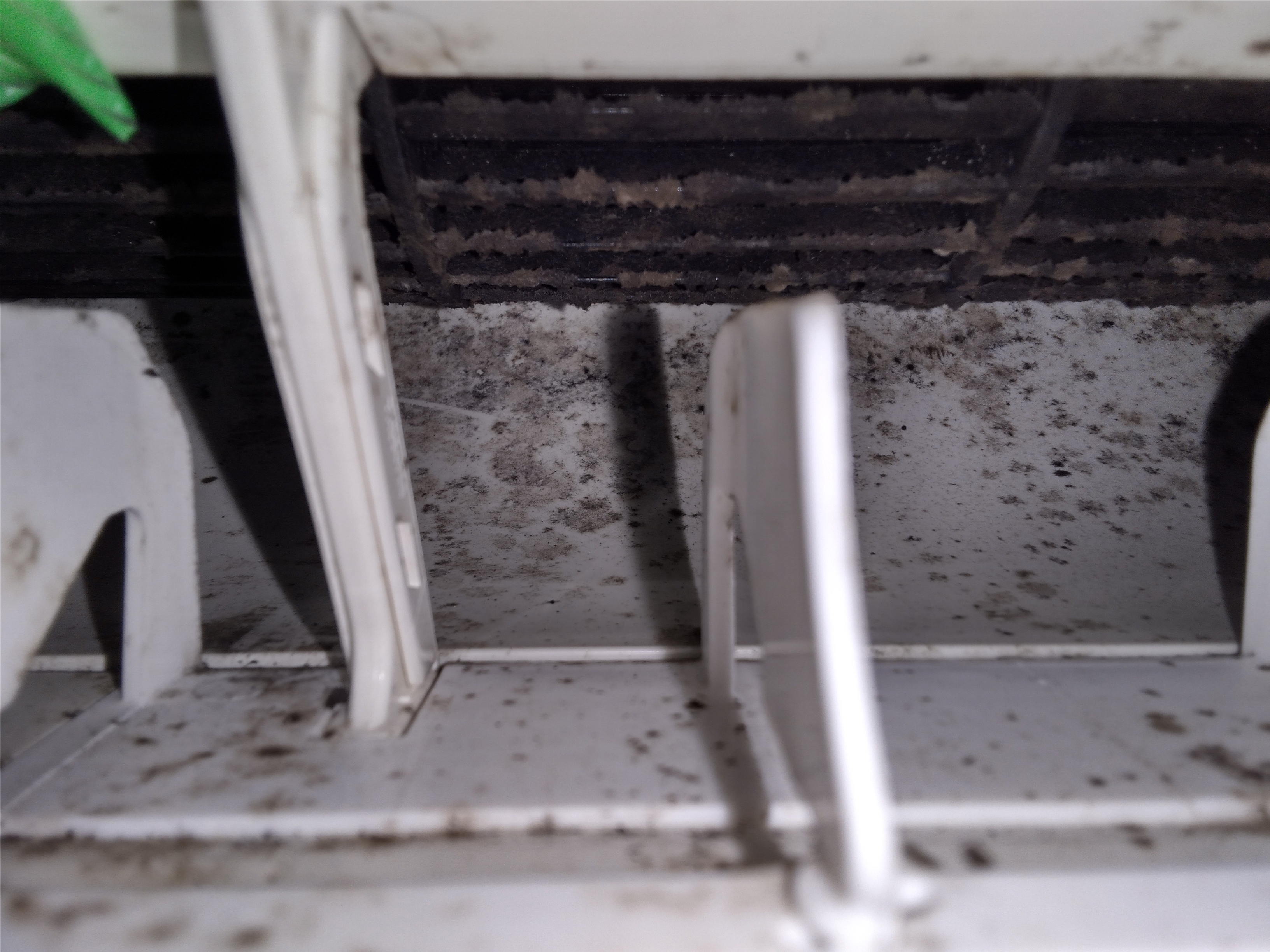 兵庫県姫路市の壁掛けエアコンの作業前1