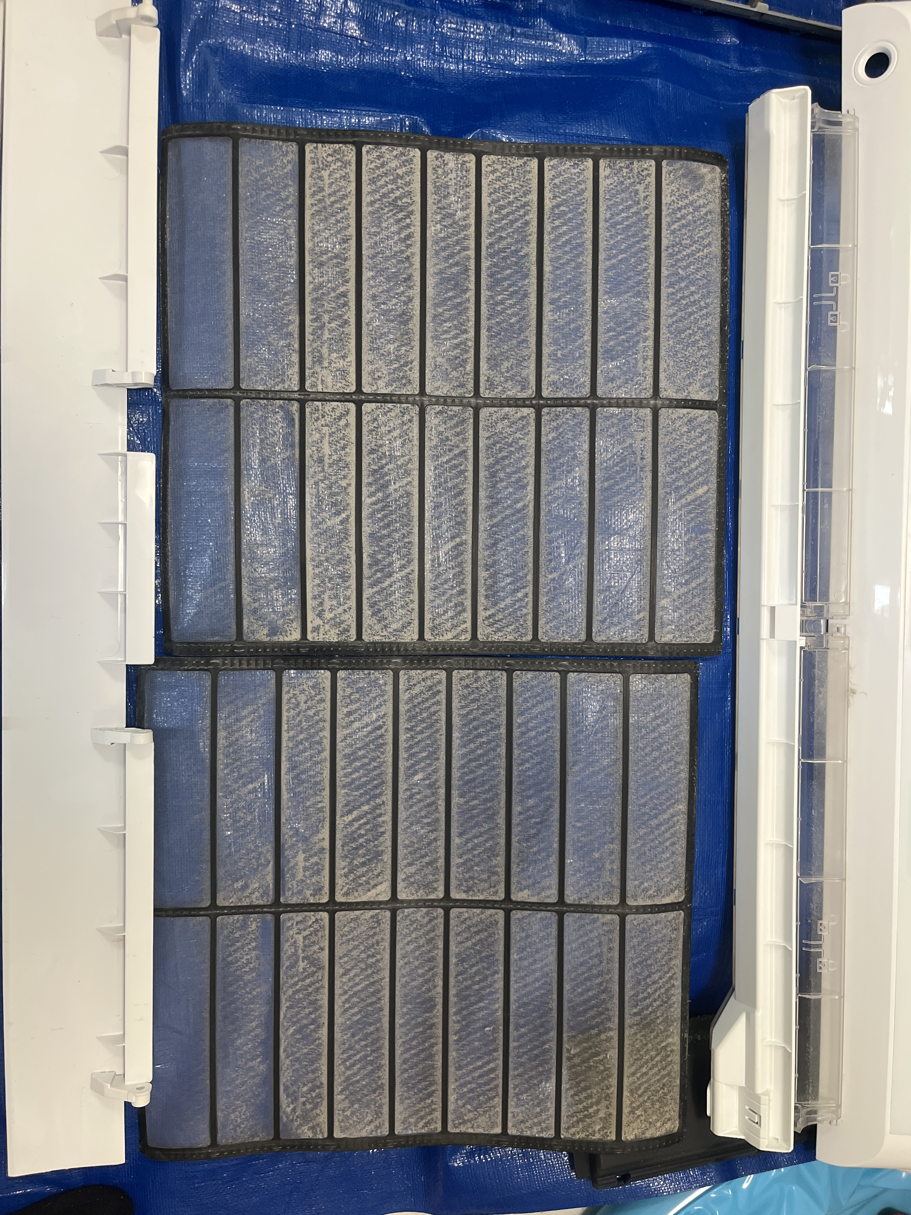 愛知県蒲郡市のお掃除機能付きエアコンの作業前3