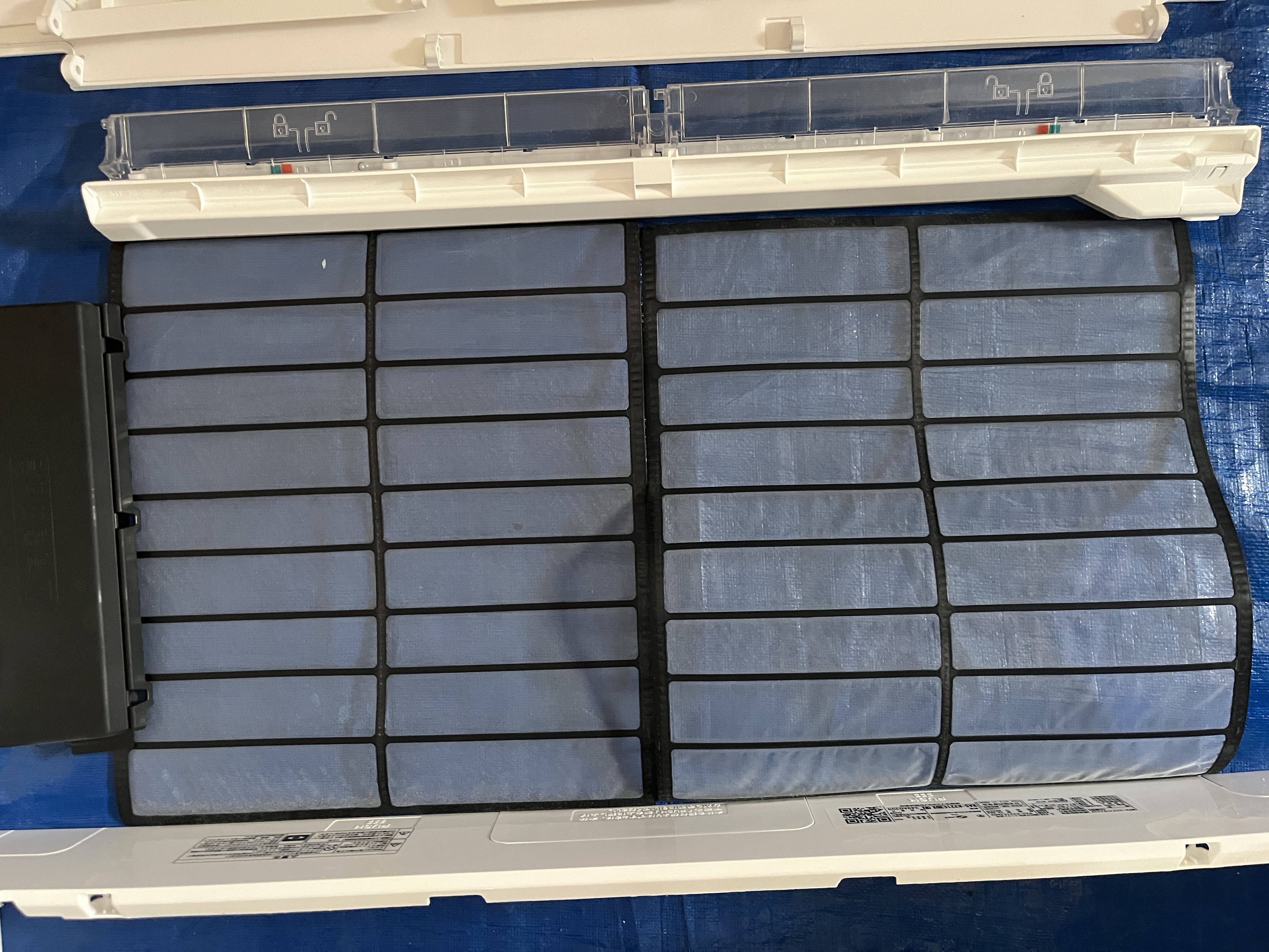 愛知県蒲郡市のお掃除機能付きエアコンの作業前3