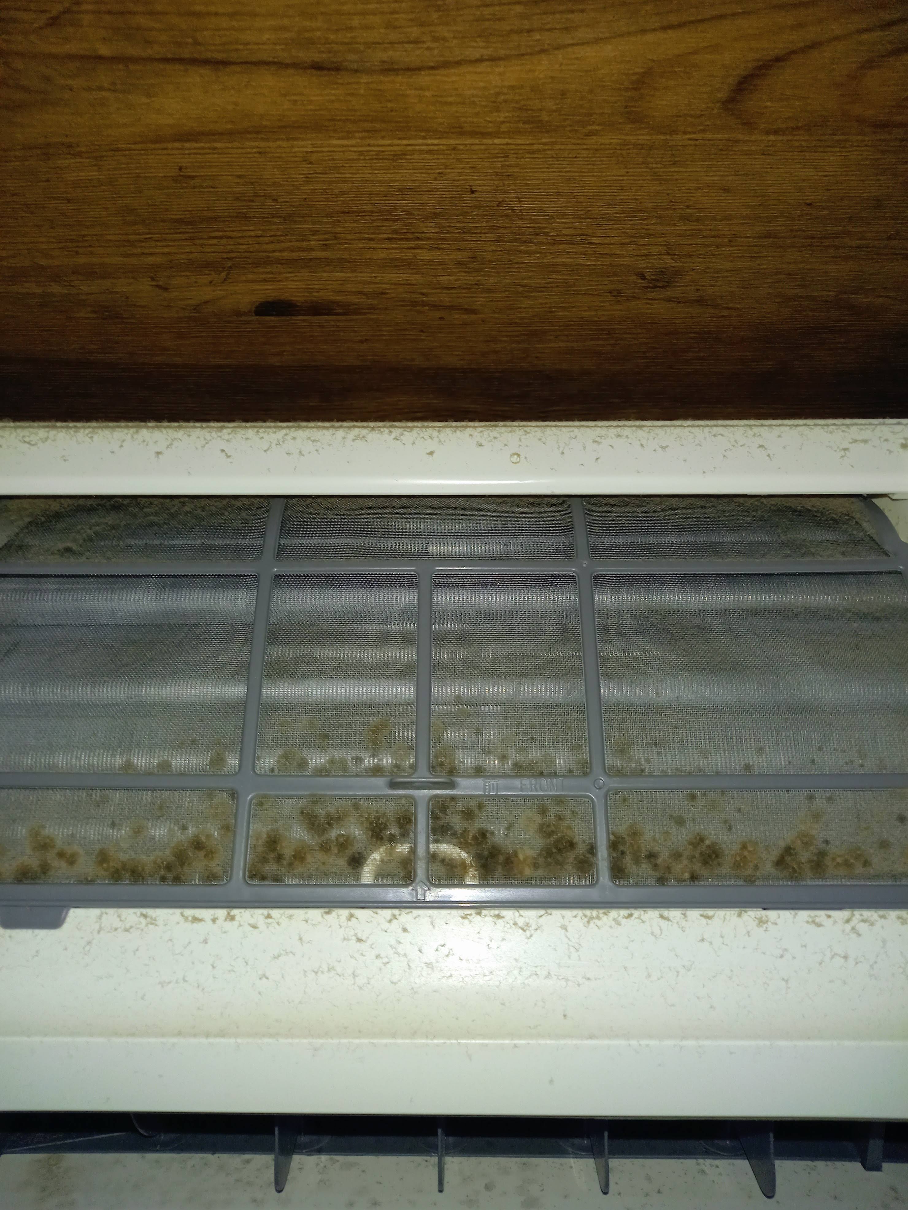 福岡県豊前市の壁掛けエアコンの作業前1