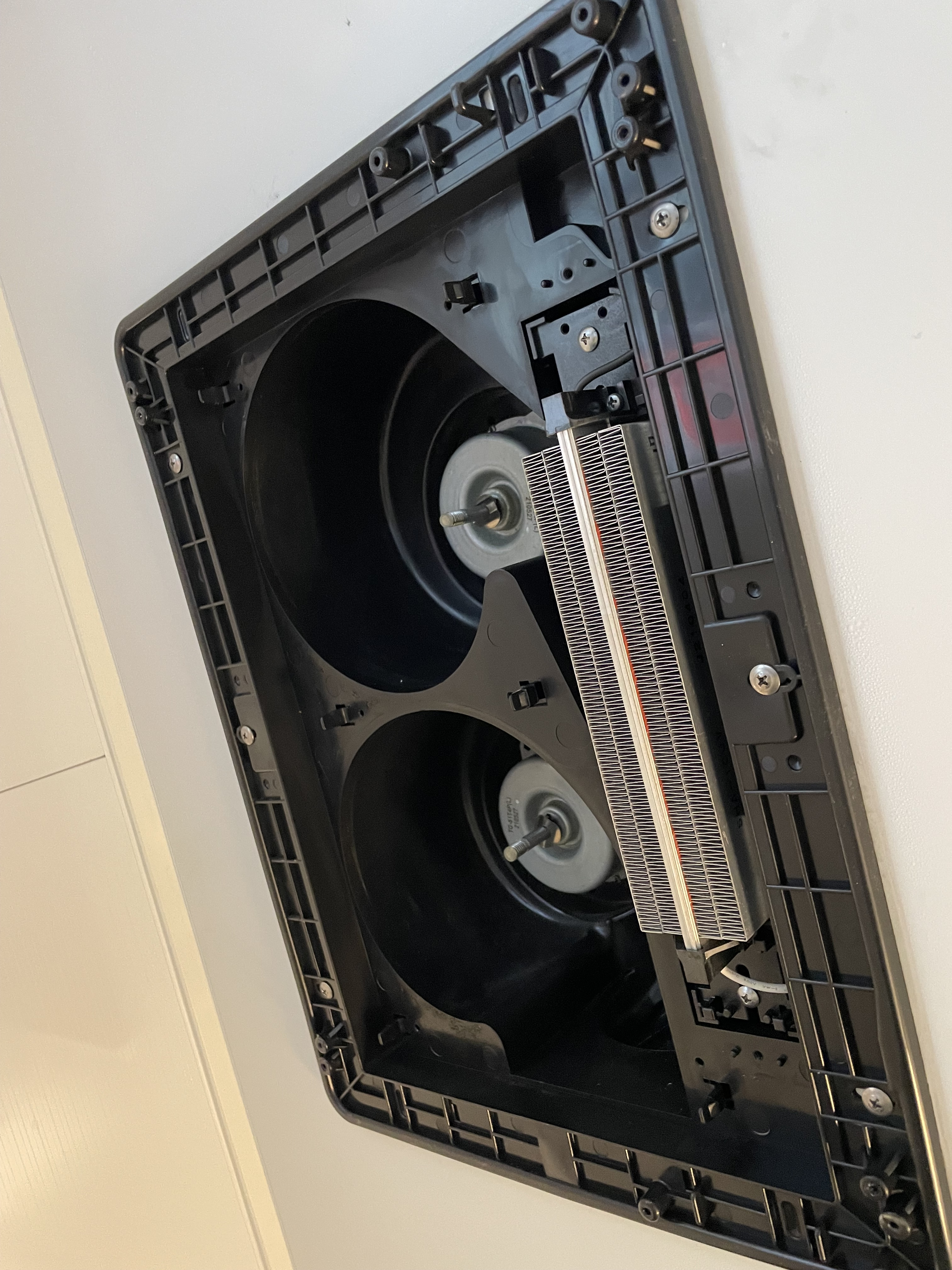 千葉県市川市大和田の浴室乾燥機クリーニングの作業後2