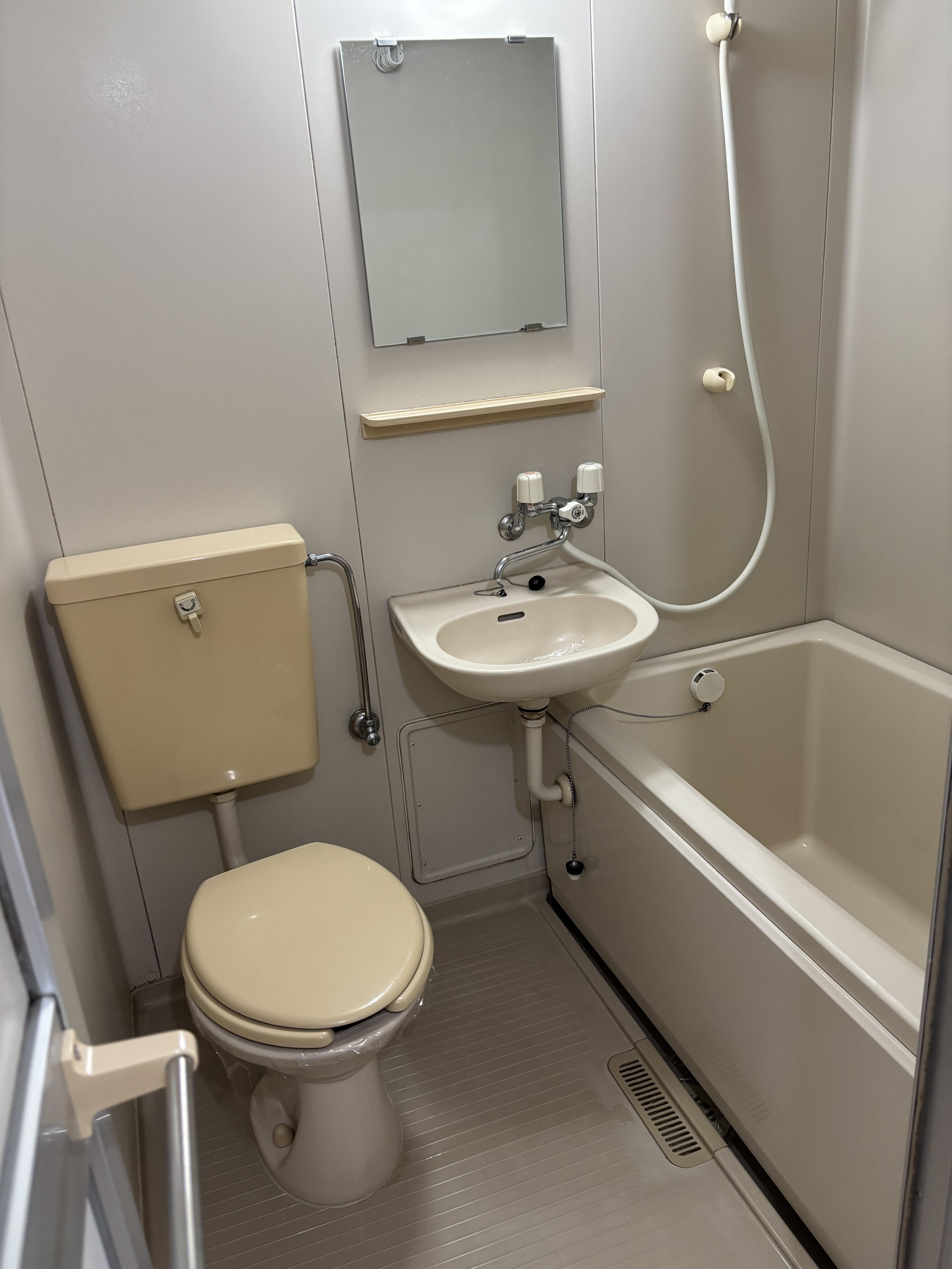 神奈川県藤沢市の賃貸住宅退去後の原状回復クリーニングの作業前2