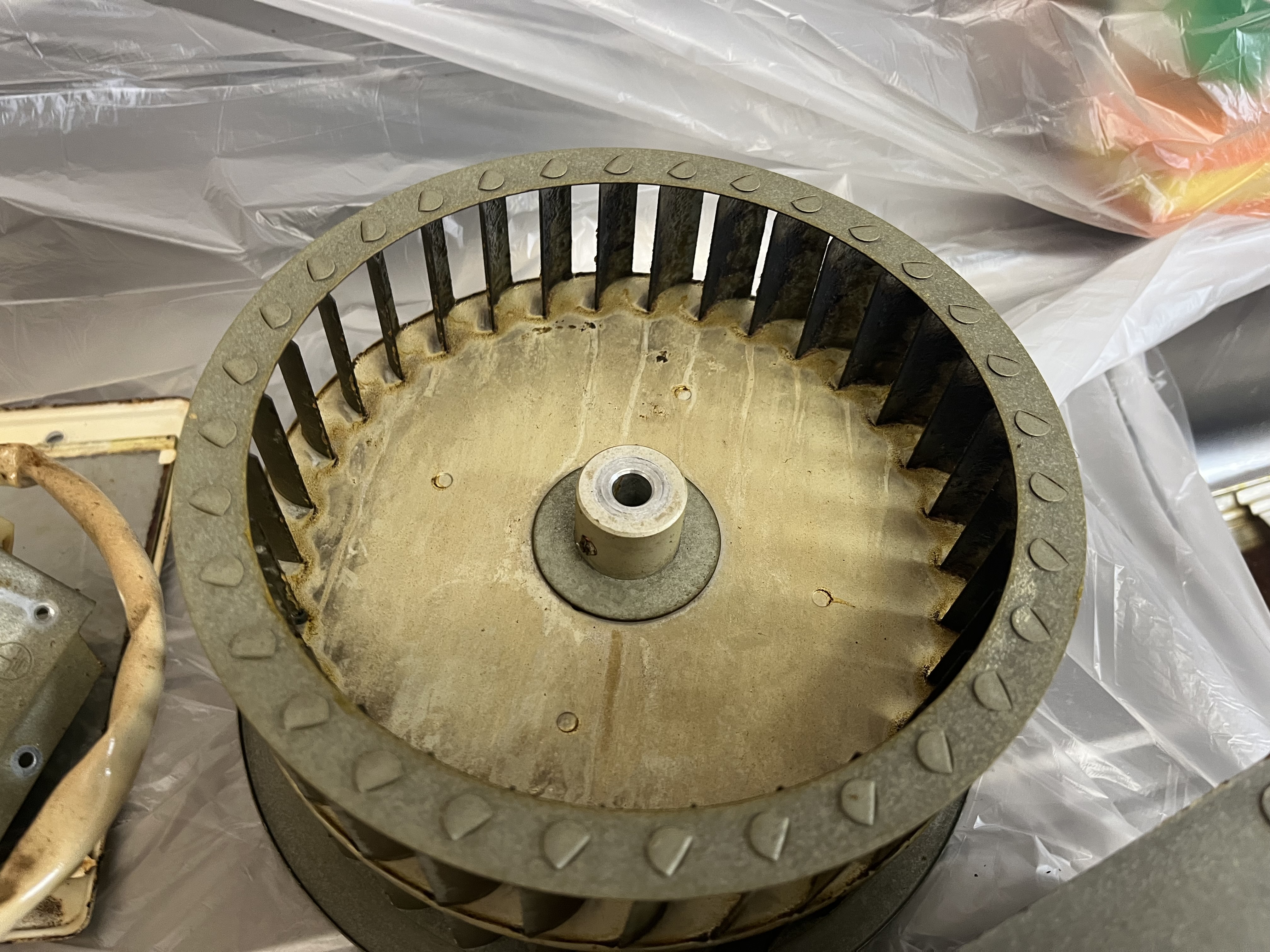 京都府京都市下京区西七条東石ケ坪町のレンジフードクリーニングの作業前2