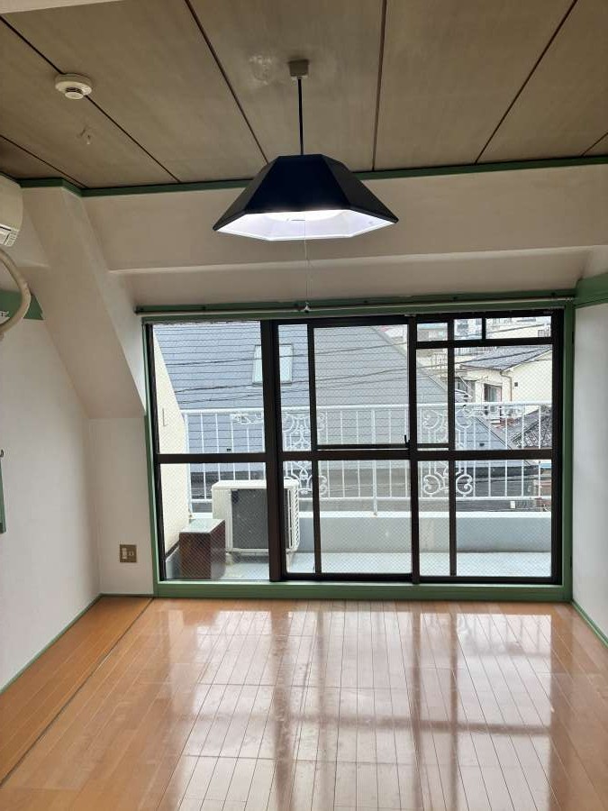 東京都北区十条仲原の賃貸住宅退去後の原状回復クリーニングの作業後2