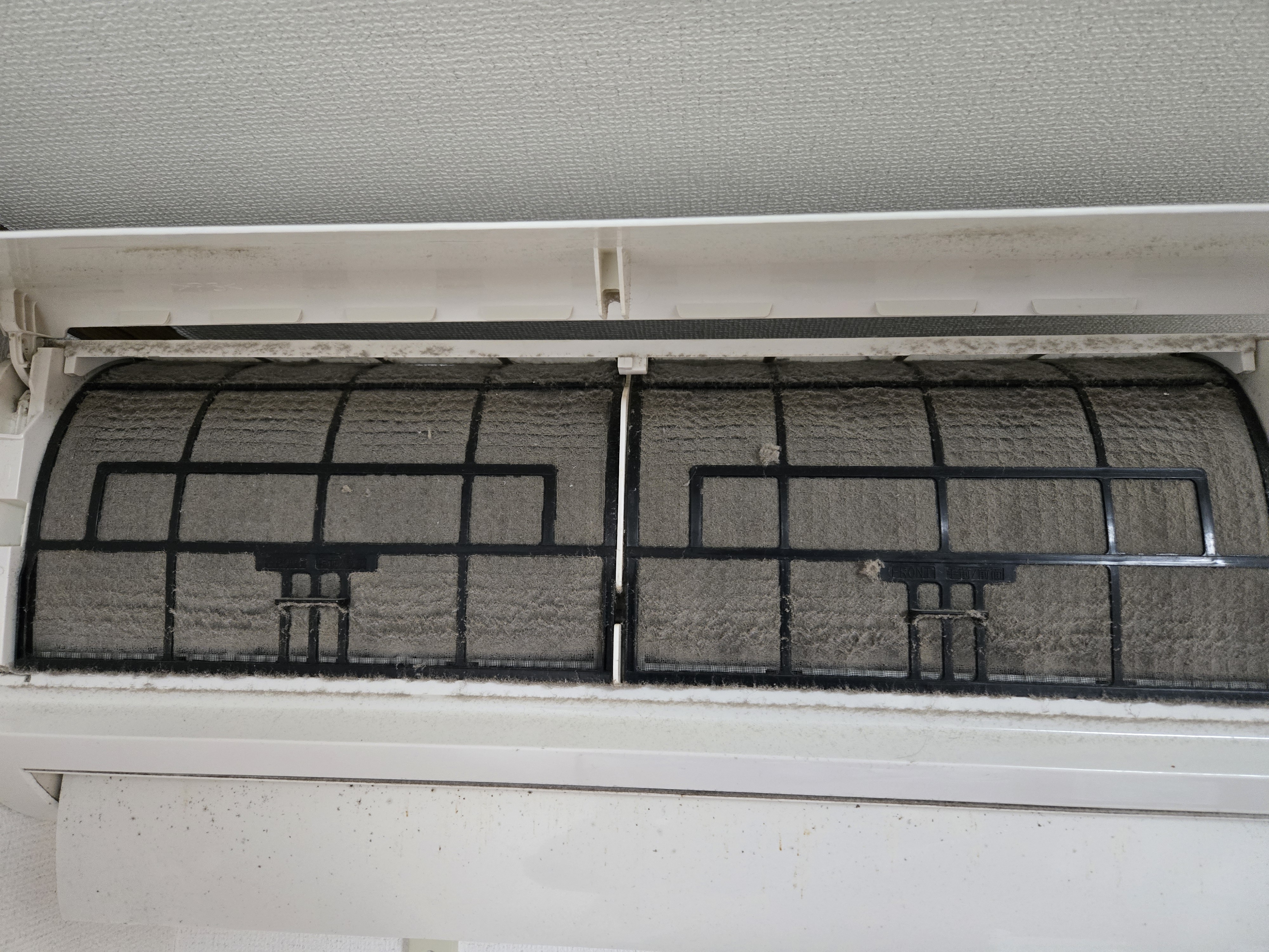 東京都武蔵野市の壁掛けエアコンの作業前1