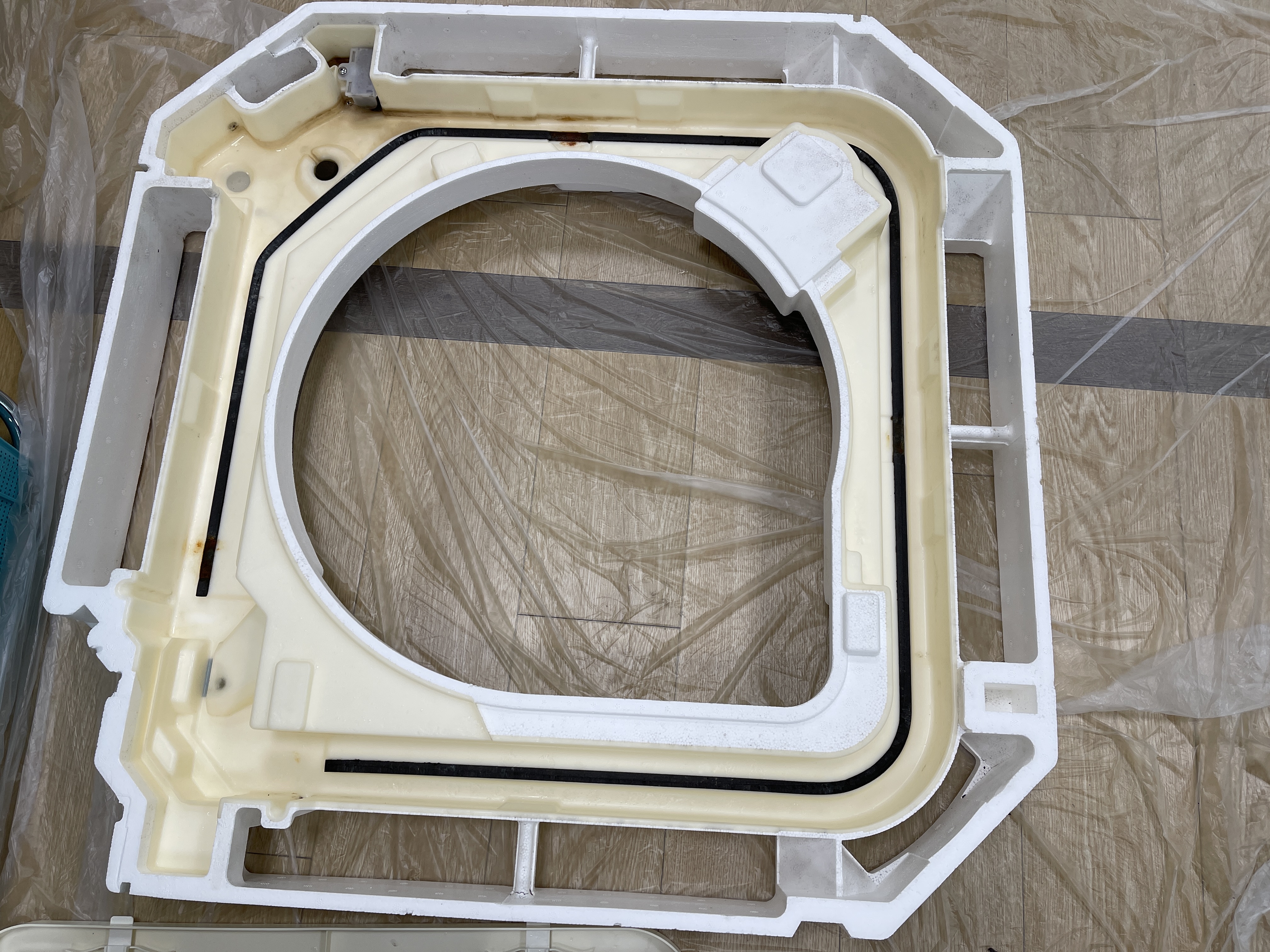 神奈川県横浜市戸塚区の業務用天井埋め込みエアコンの作業後2