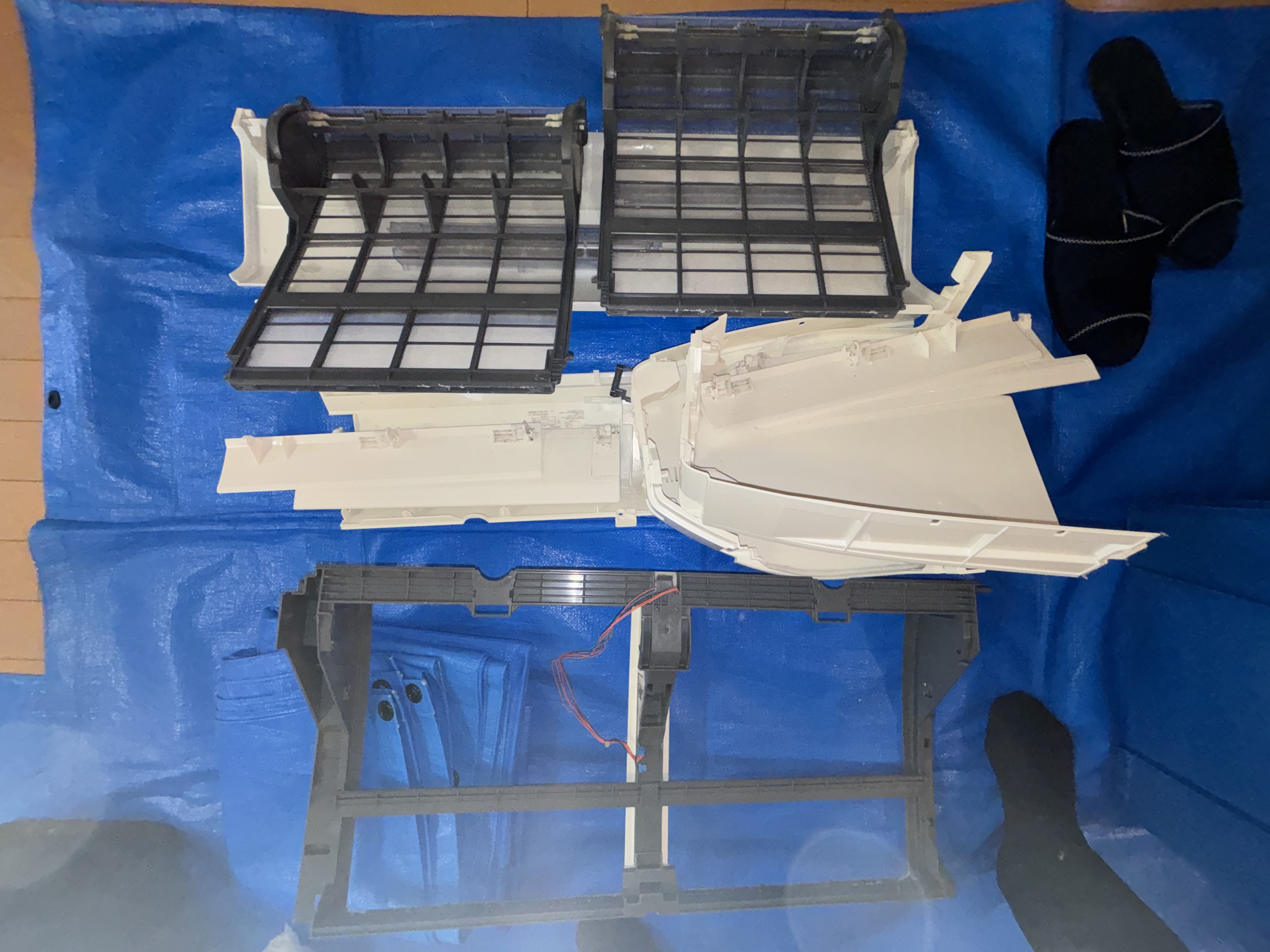 埼玉県白岡市のお掃除機能付きエアコンの作業前3