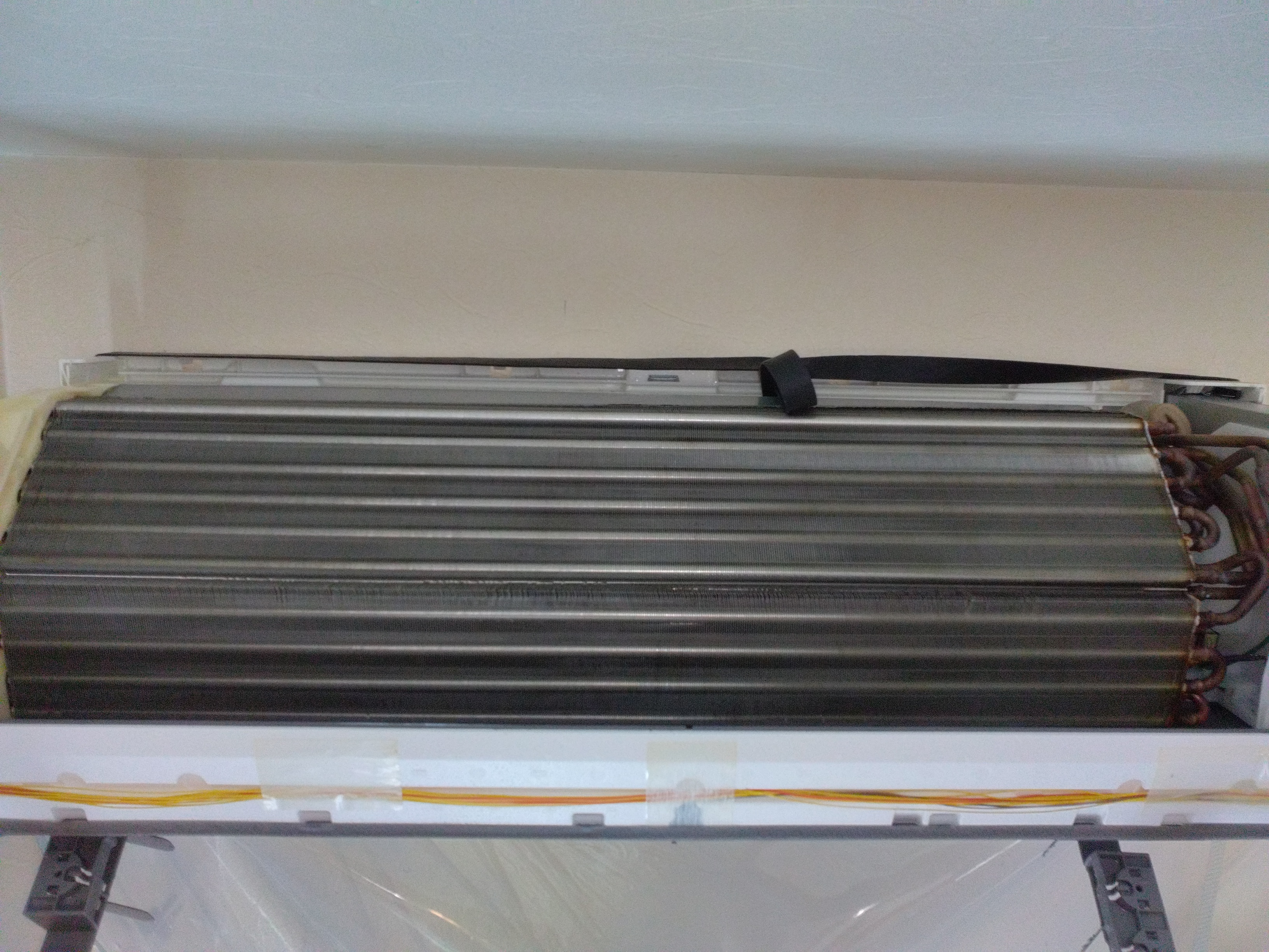 山梨県南アルプス市鏡中條のお掃除機能付きエアコンの作業後2