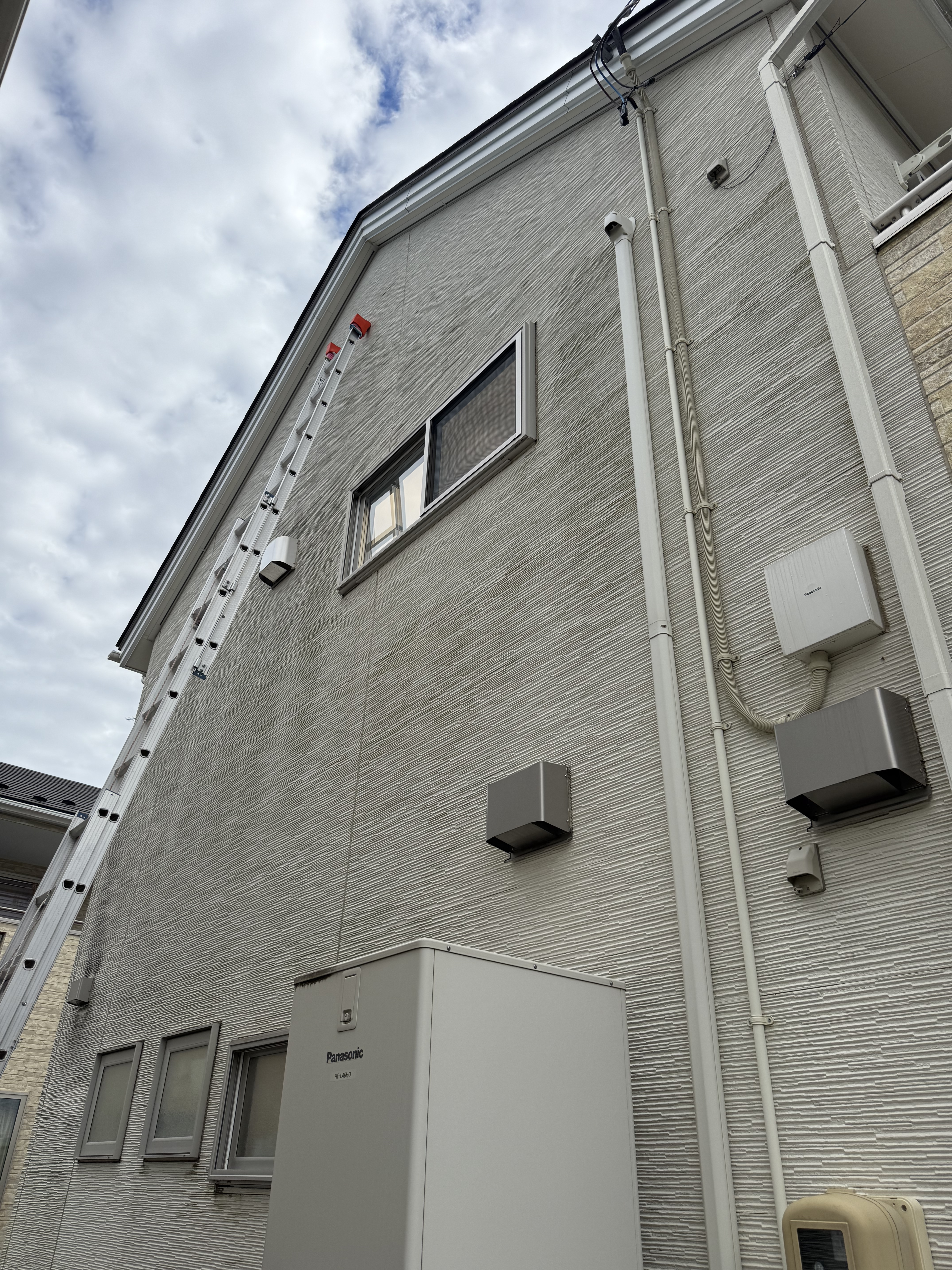 岩手県北上市の外壁高圧洗浄の作業前1