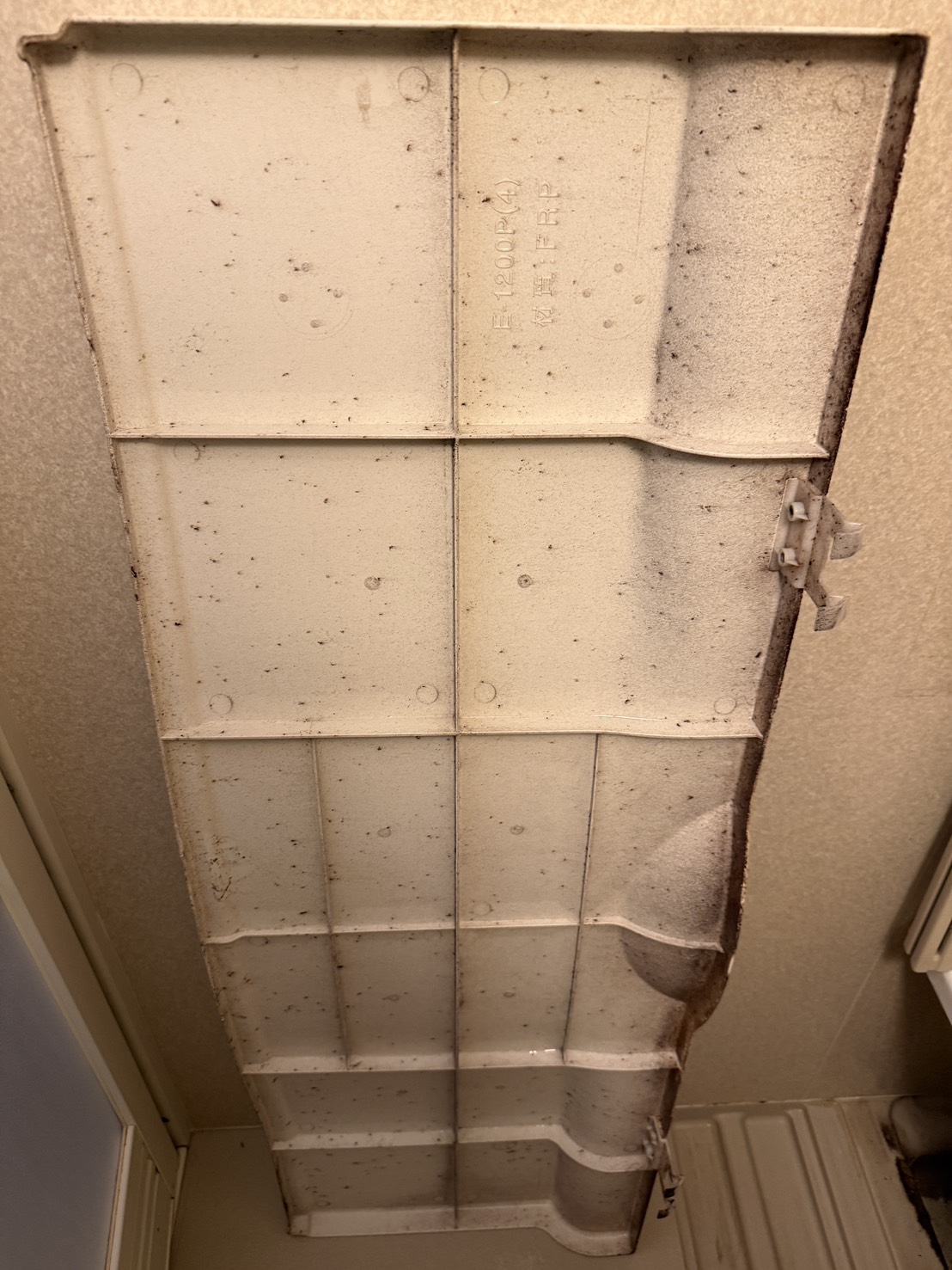 東京都中野区の浴室・お風呂クリーニングの作業前1