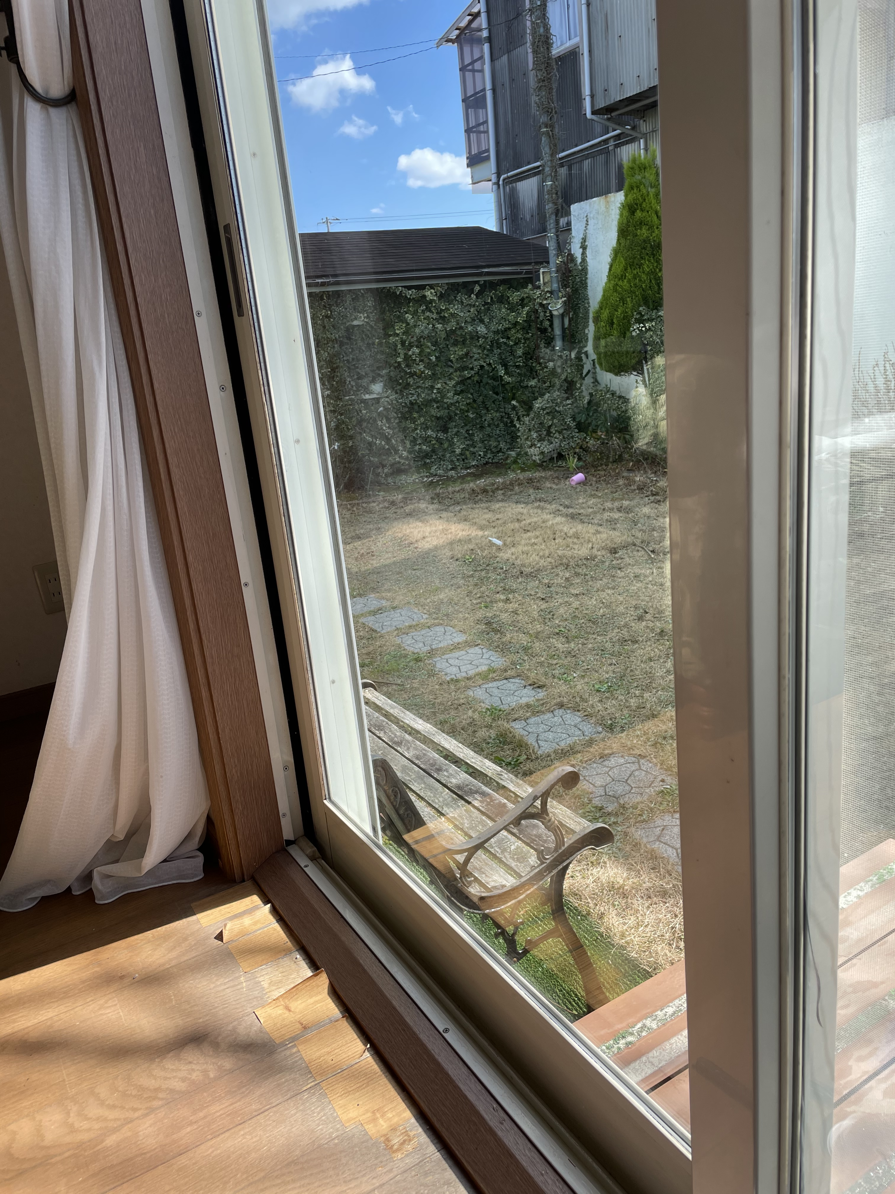 千葉県松戸市の窓ガラス・サッシクリーニングの作業後1