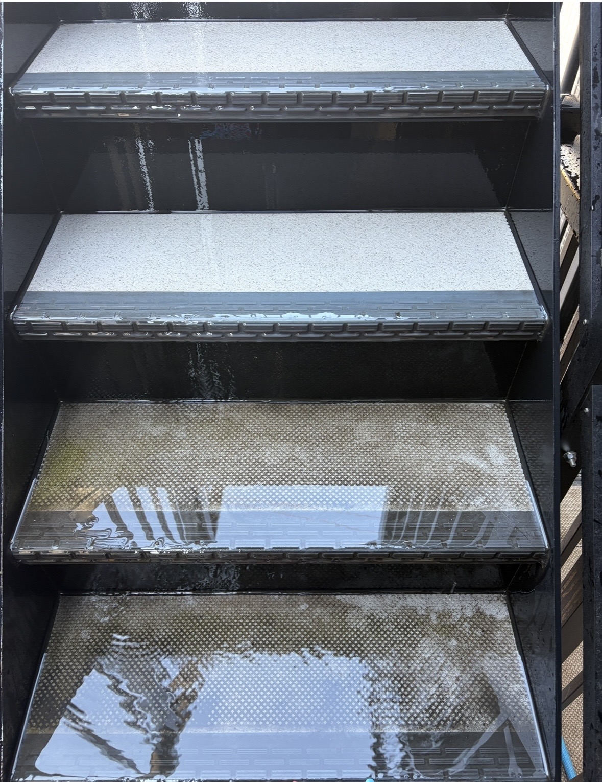 千葉県松戸市のビル・マンション共用部清掃の作業後1