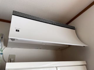 東京都世田谷区弦巻のお掃除機能付きエアコンの作業前1