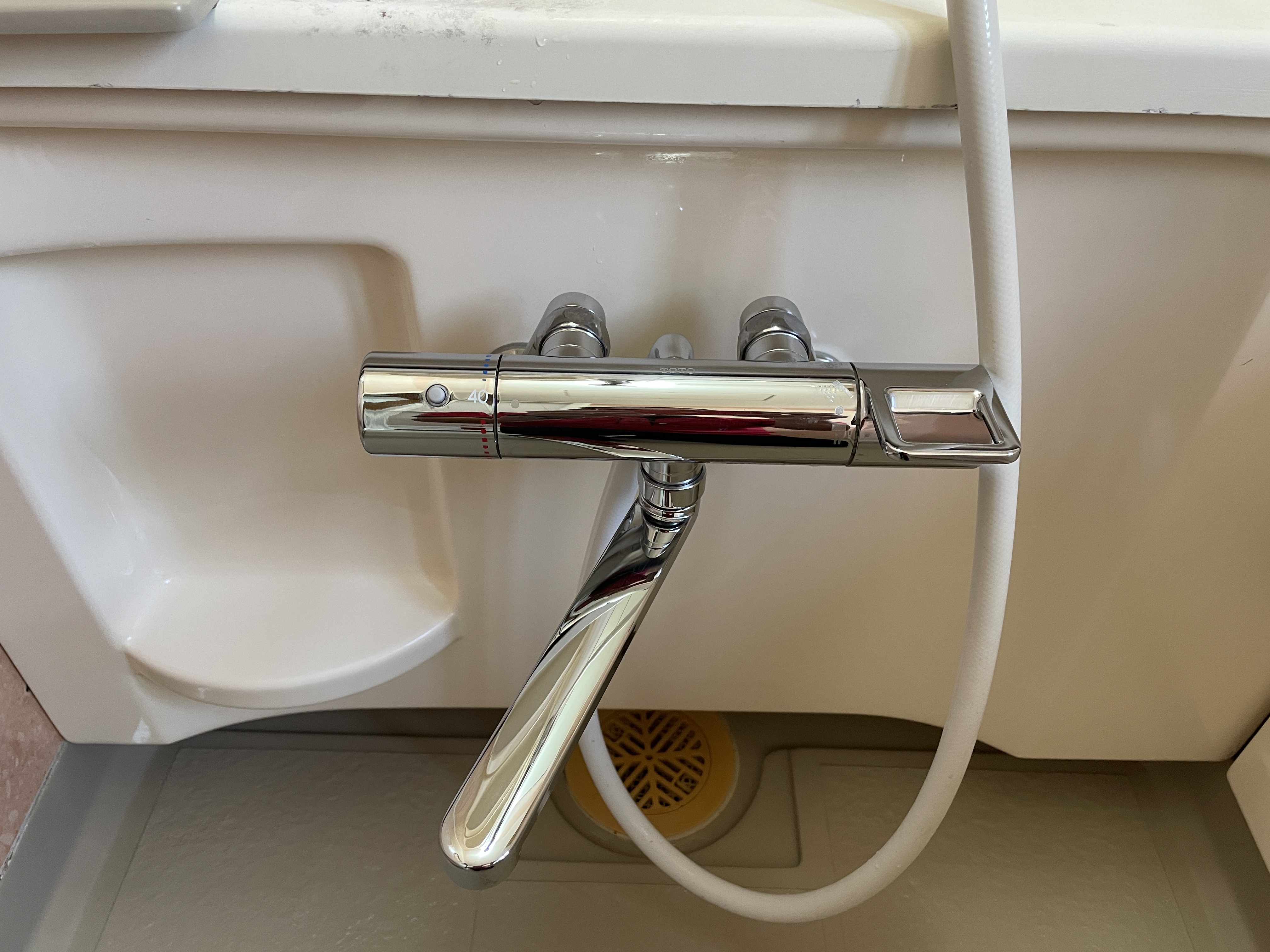 神奈川県横浜市金沢区の浴室・お風呂クリーニングの作業後1