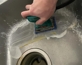 東京都世田谷区駒沢のキッチンクリーニングの作業前1