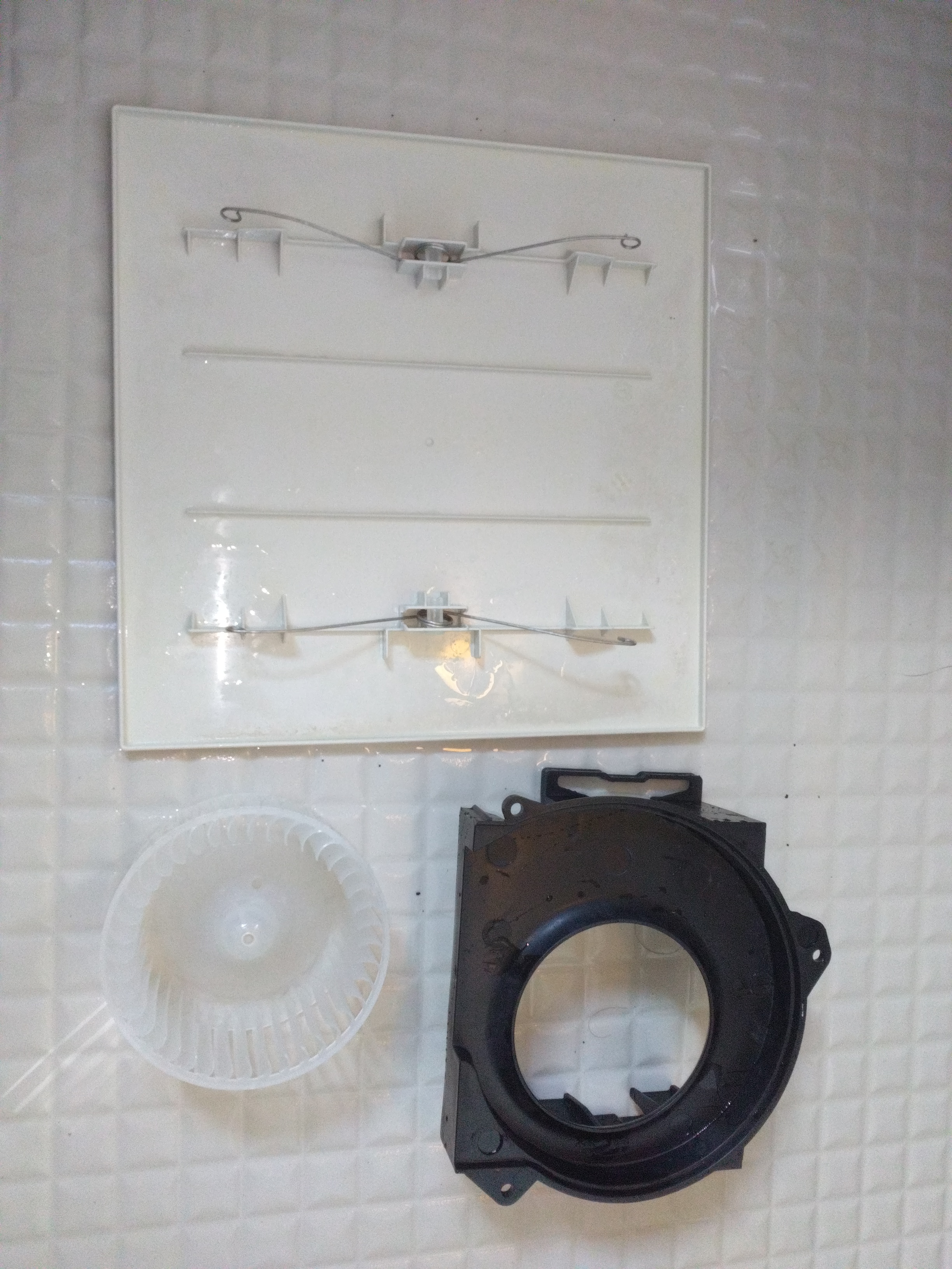 山梨県甲斐市龍地の浴室乾燥機クリーニングの作業後1