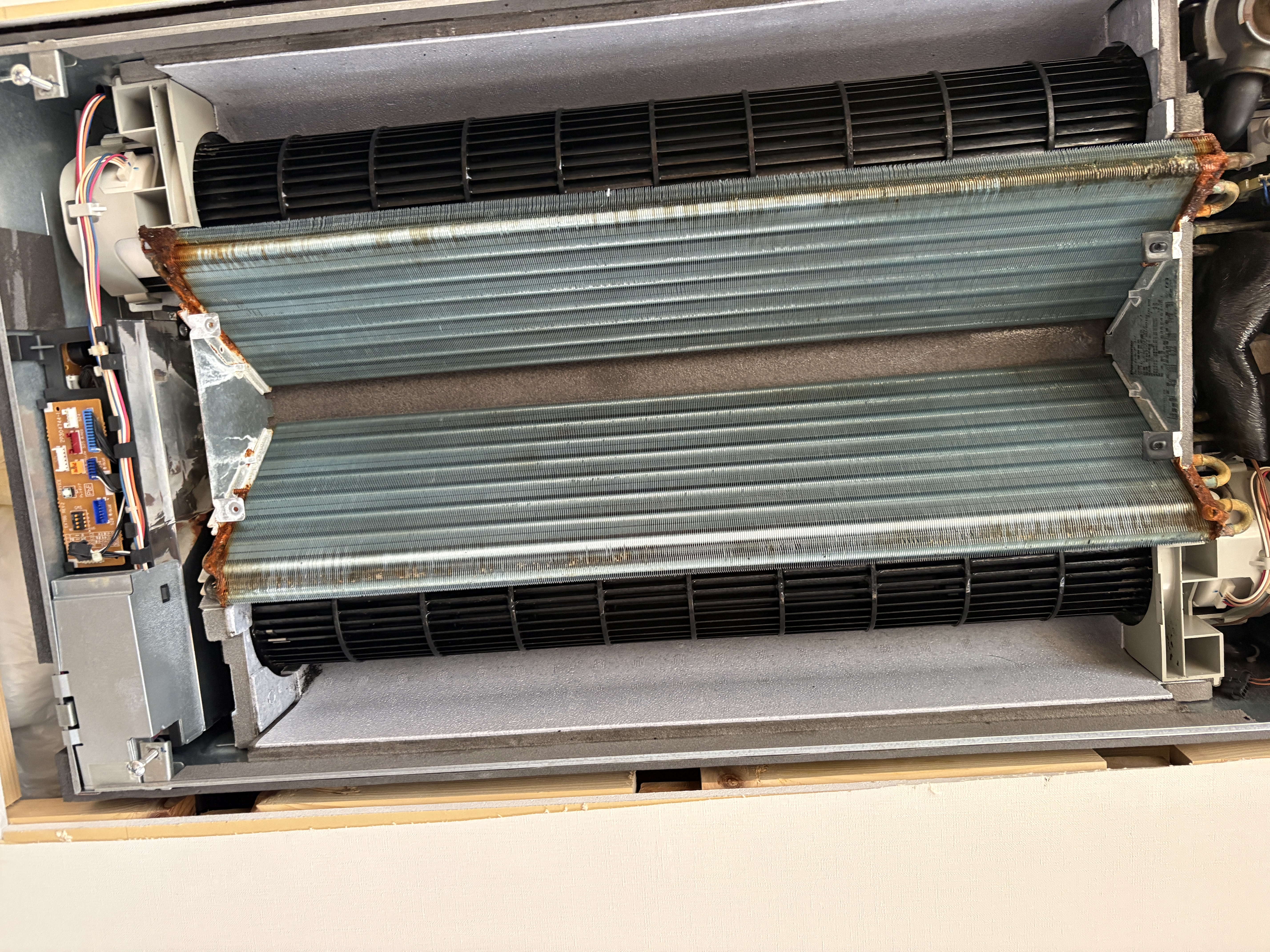 神奈川県厚木市の家庭用天井埋め込みエアコンの作業後1