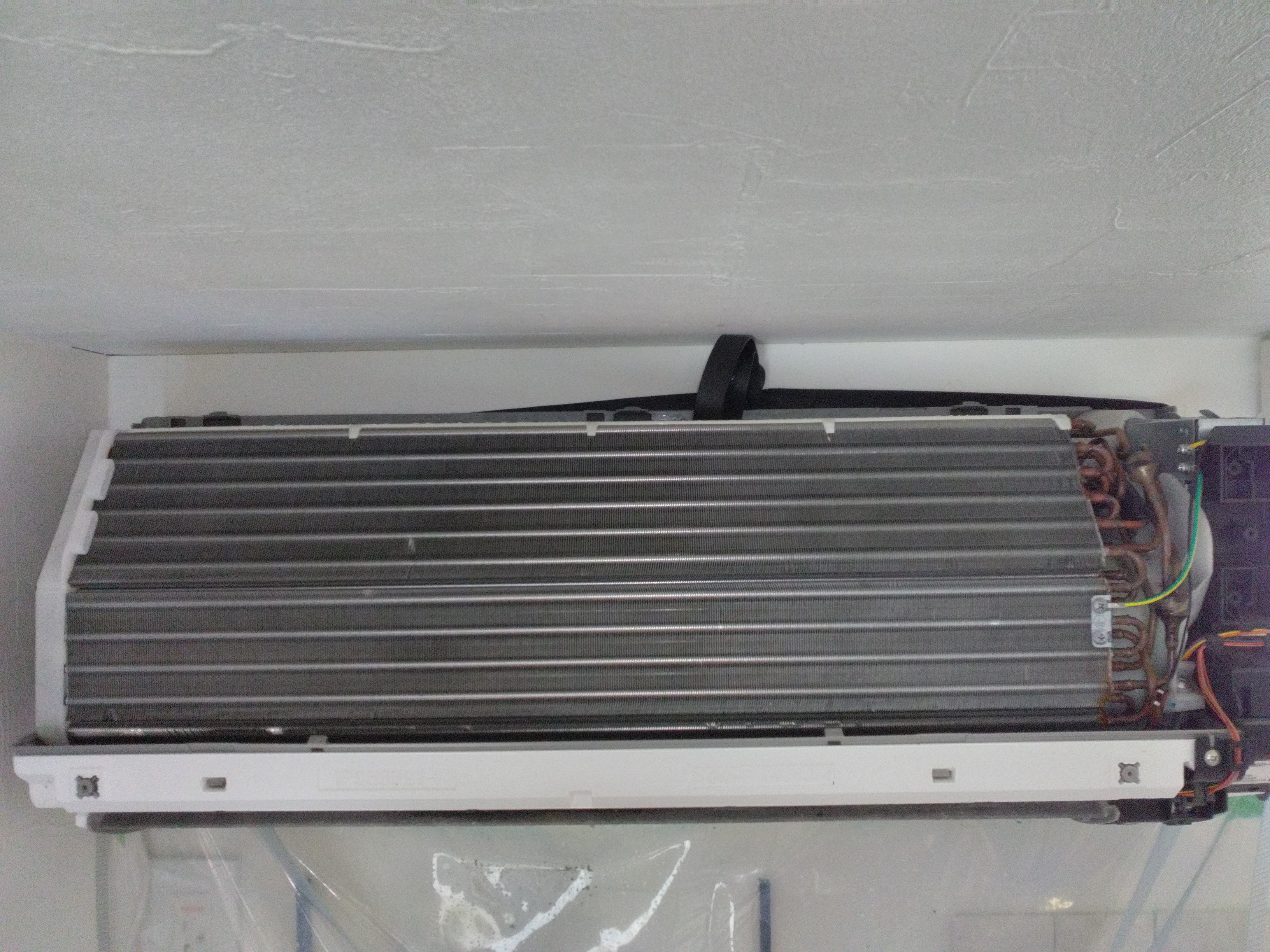 山梨県甲府市の壁掛けエアコンの作業後2