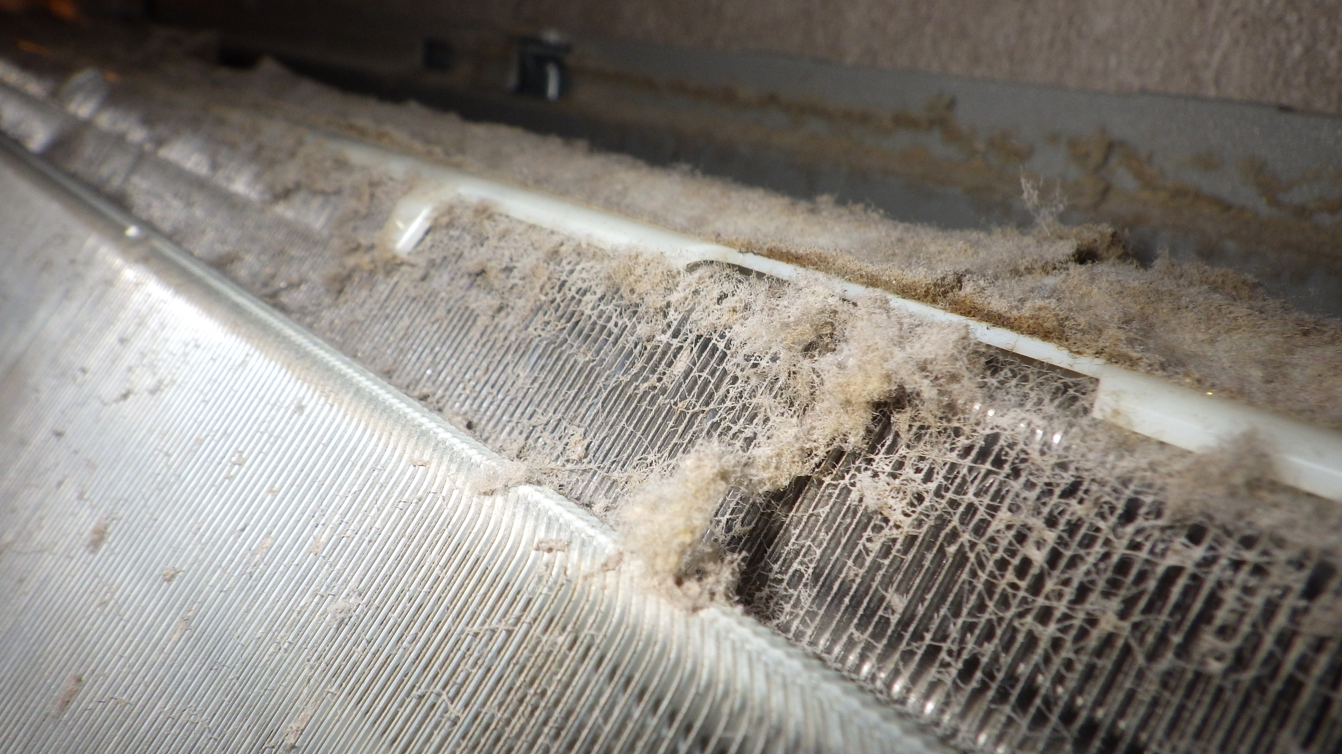 東京都大田区上池台の壁掛けエアコンの作業前1