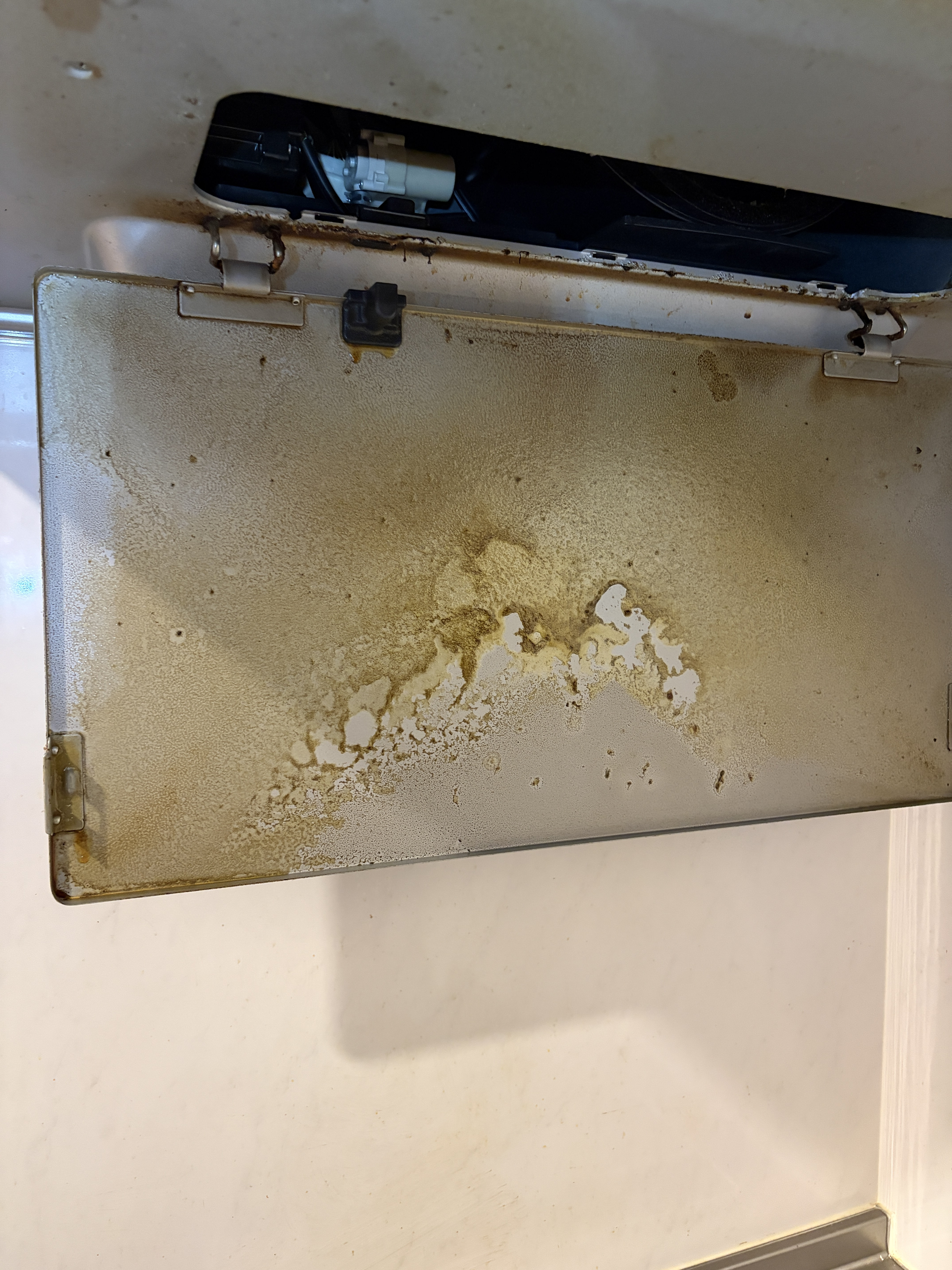 東京都荒川区西尾久のお掃除機能付きエアコンの作業前2