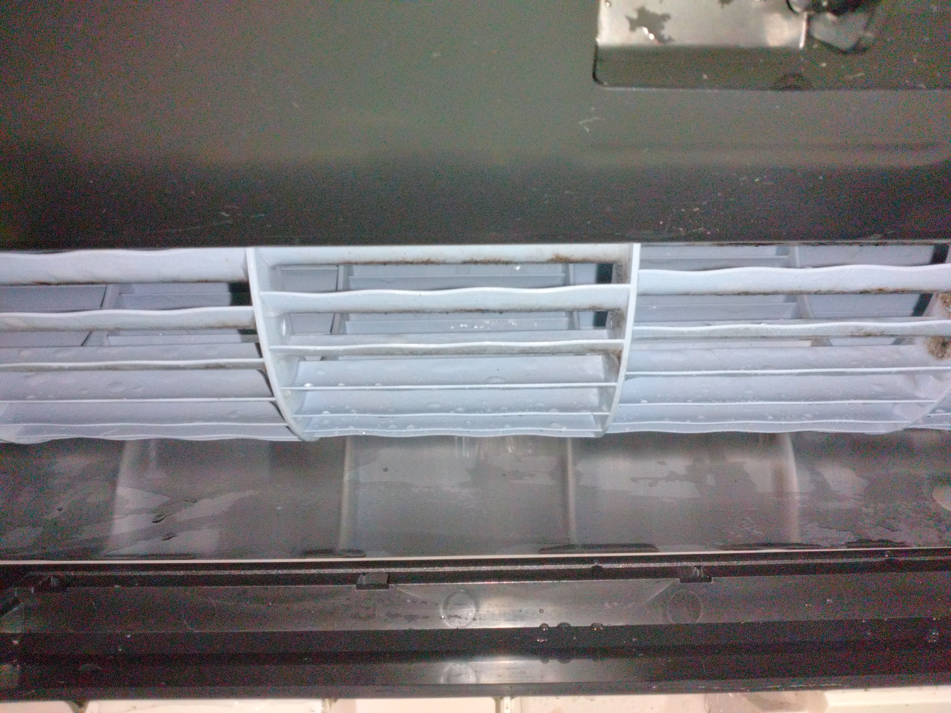 山梨県甲府市和戸町の壁掛けエアコンの作業後2