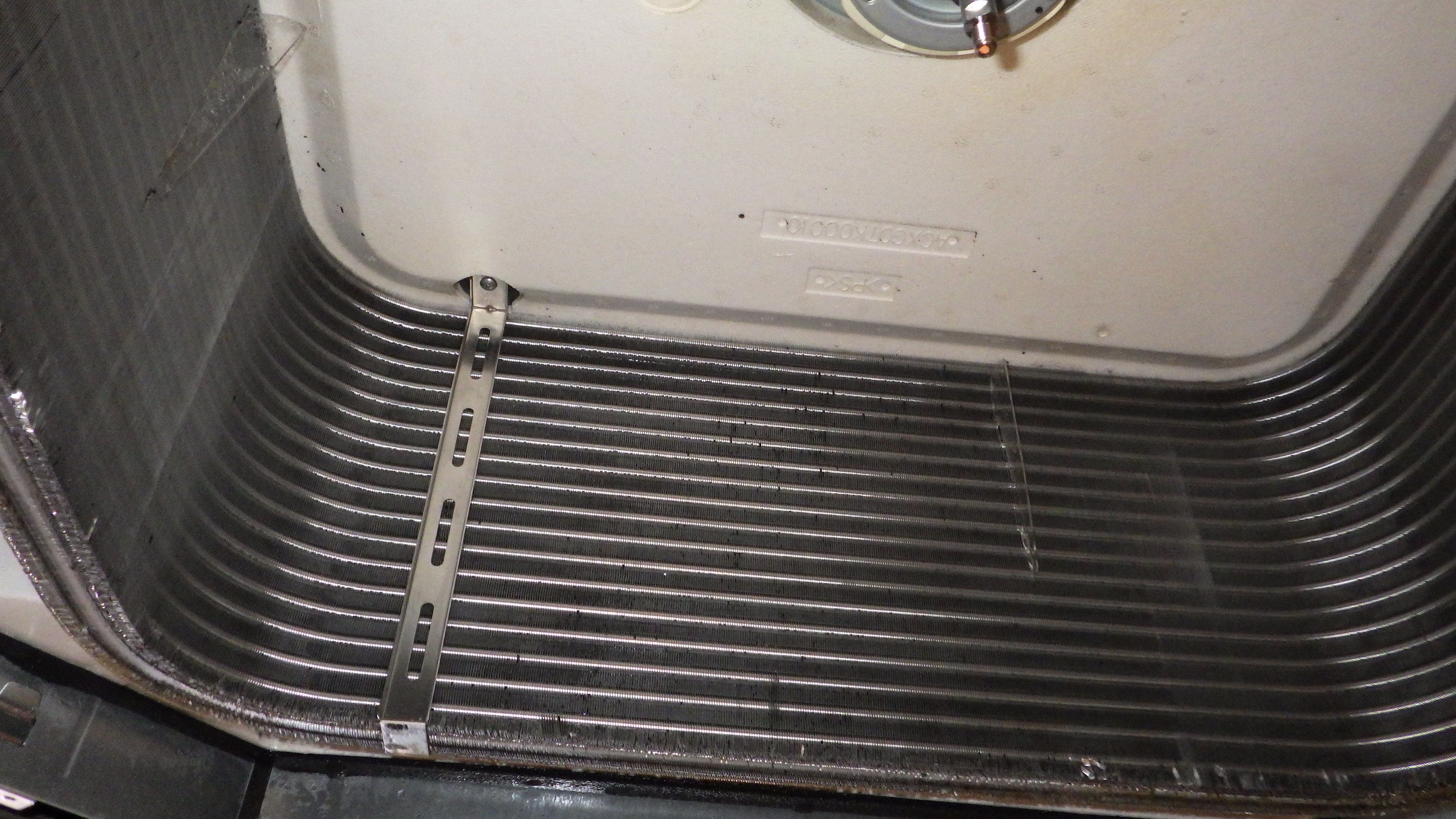 東京都大田区上池台の業務用天井埋め込みエアコンの作業後1