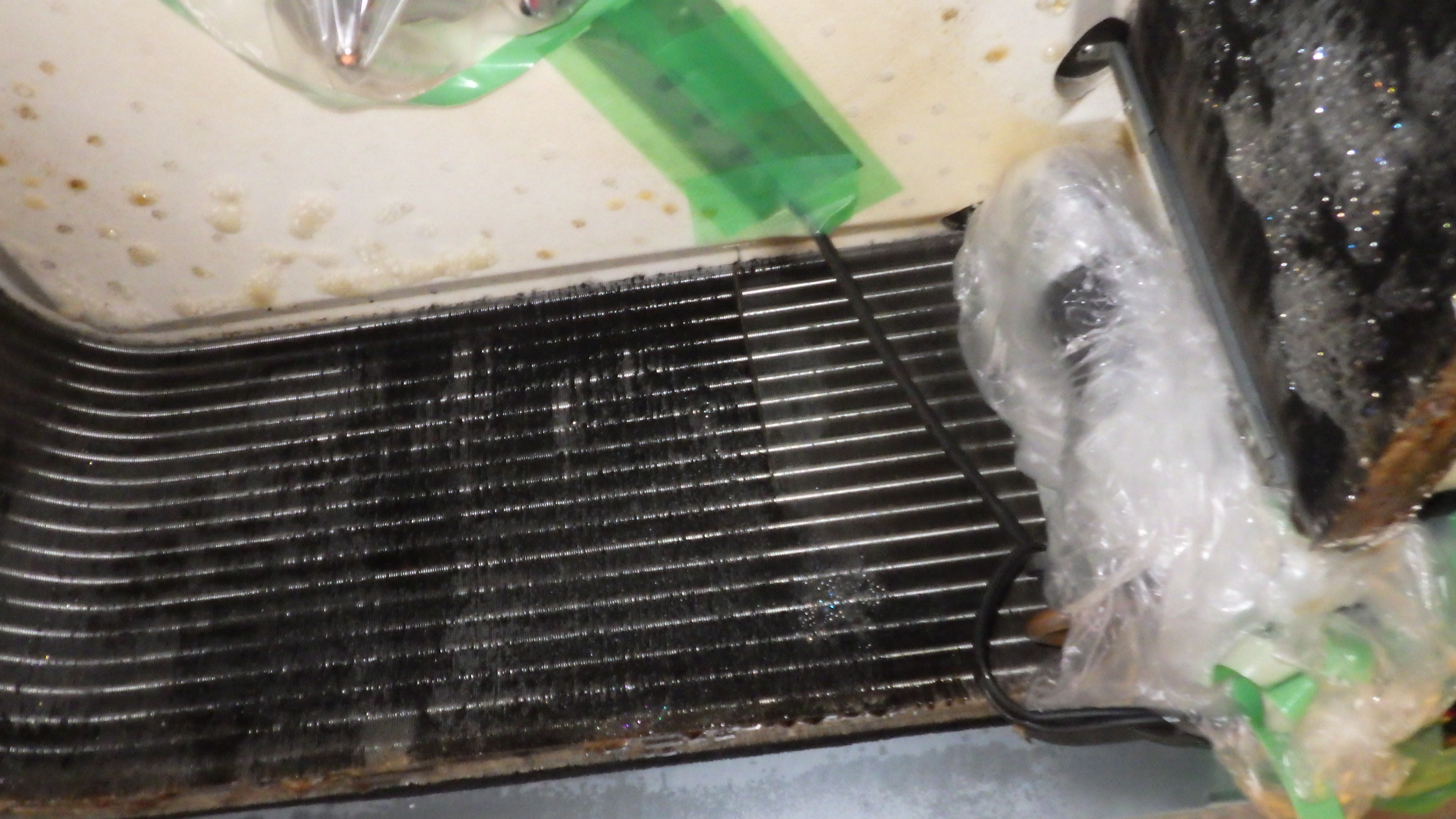 東京都大田区上池台の業務用天井埋め込みエアコンの作業前2