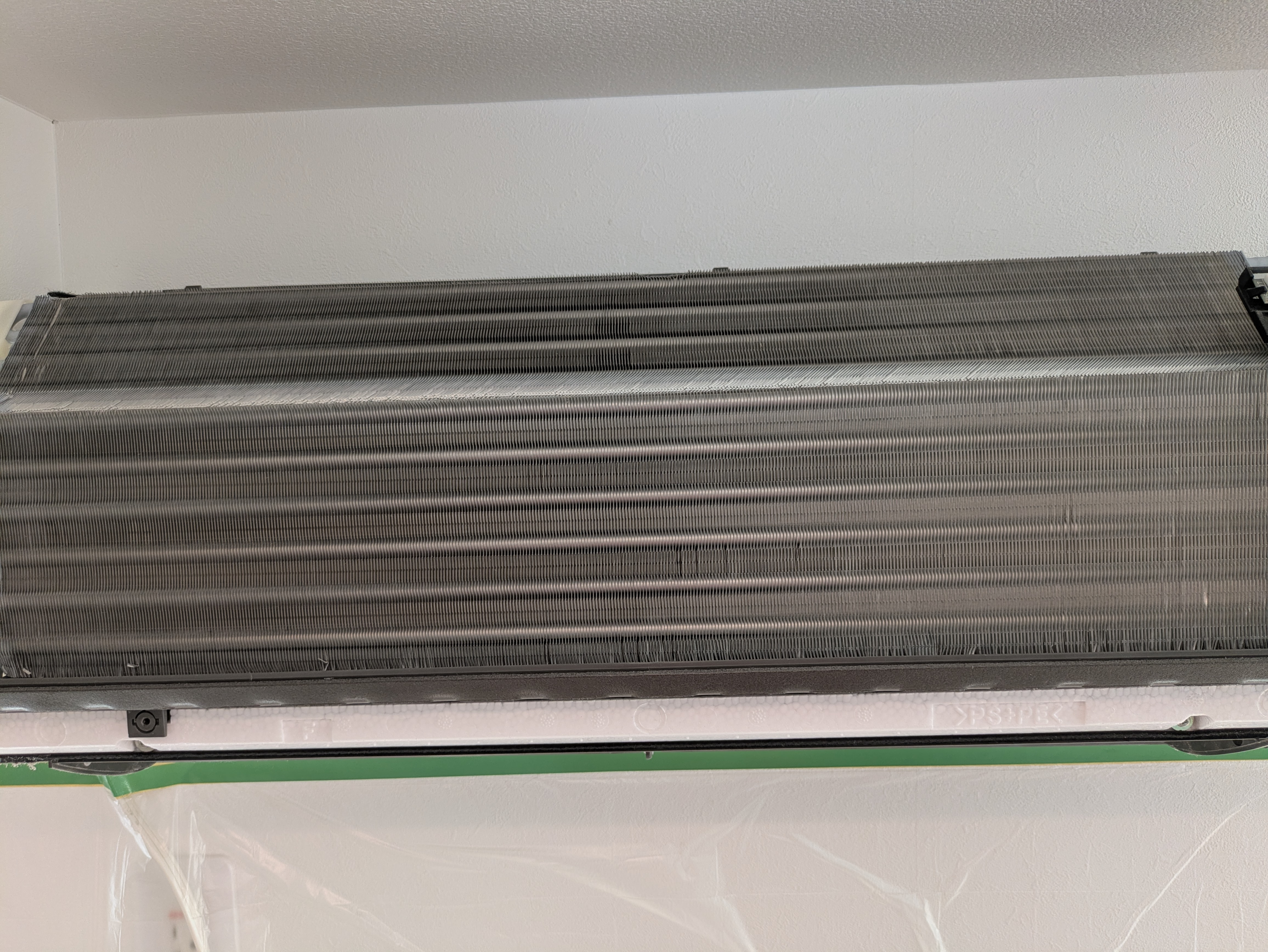 埼玉県さいたま市見沼区南中丸の壁掛けエアコンの作業前2