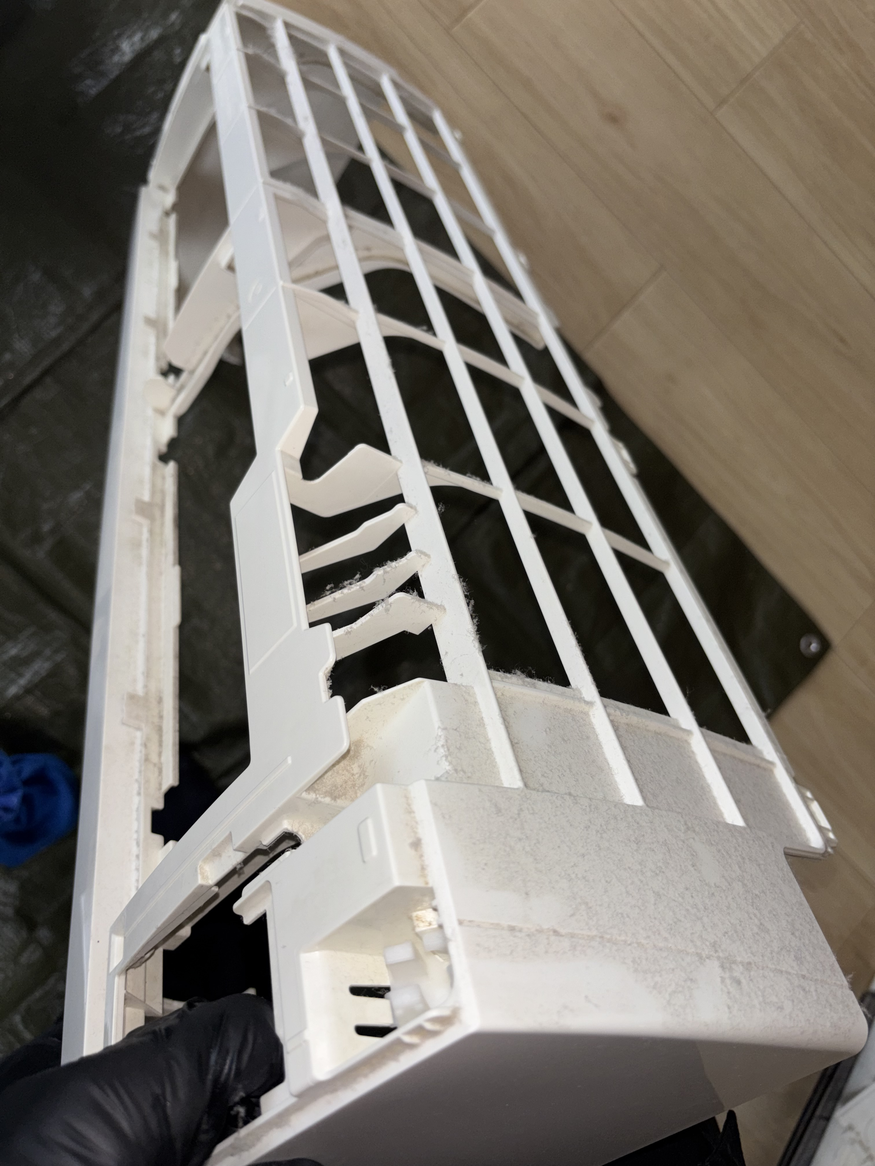 神奈川県藤沢市の壁掛けエアコンの作業前2