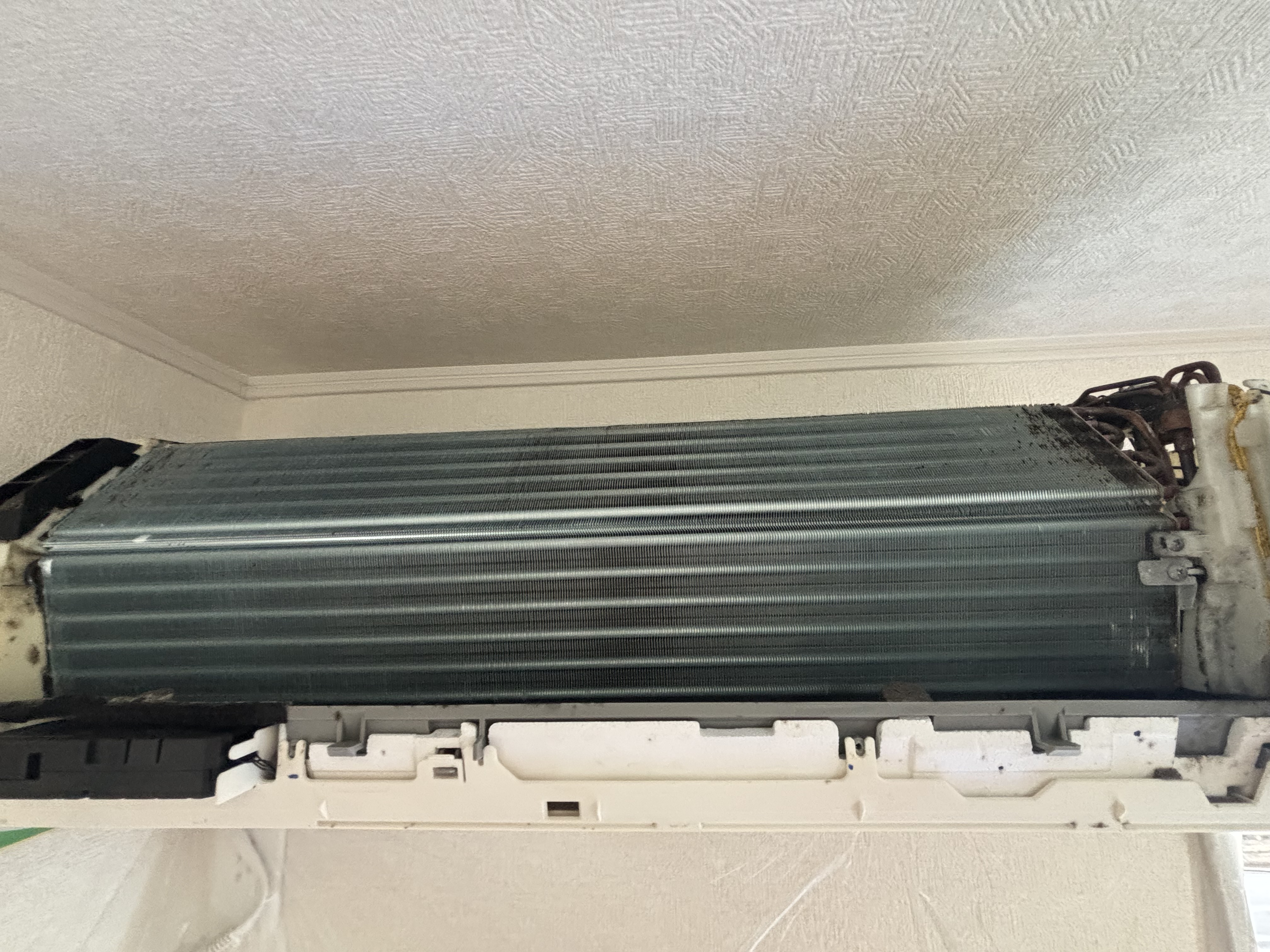 埼玉県さいたま市桜区のお掃除機能付きエアコンの作業前1