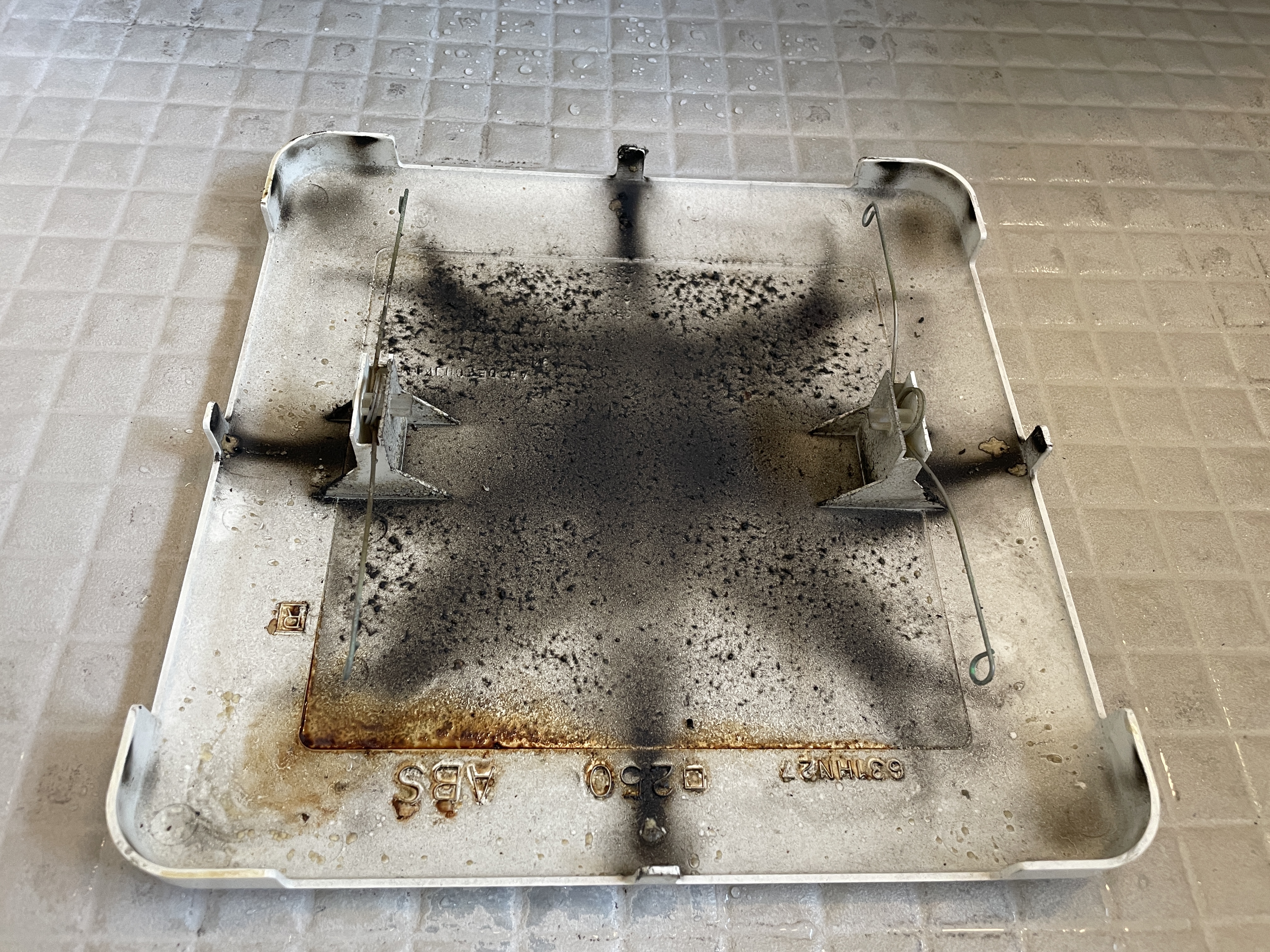 愛知県名古屋市千種区茶屋ヶ坂の浴室・お風呂クリーニングの作業前2