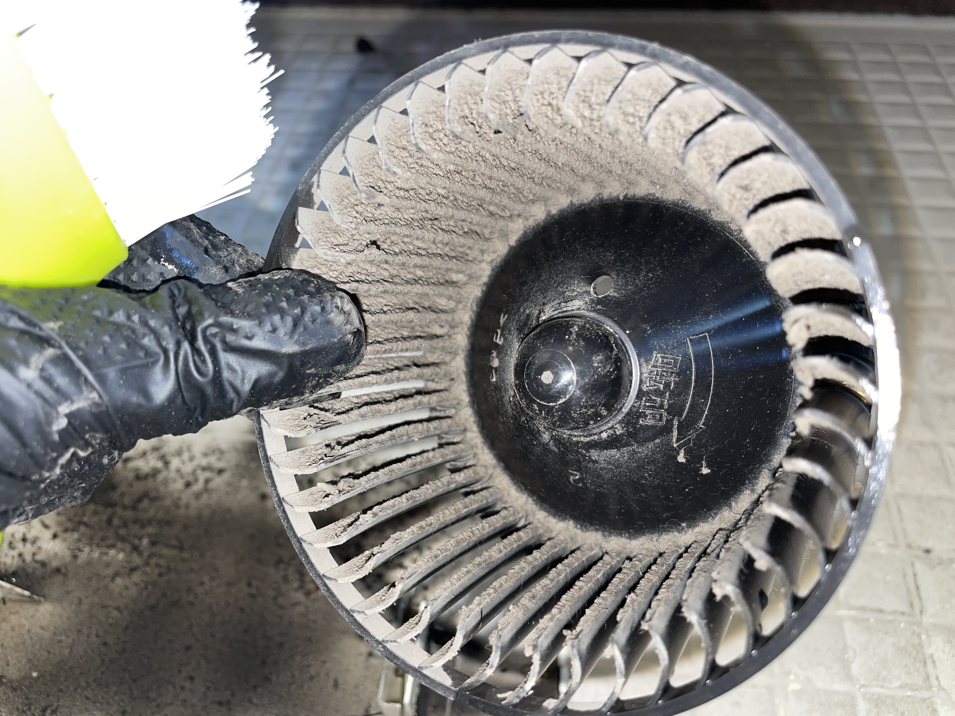 愛知県名古屋市千種区茶屋ヶ坂の浴室・お風呂クリーニングの作業前3