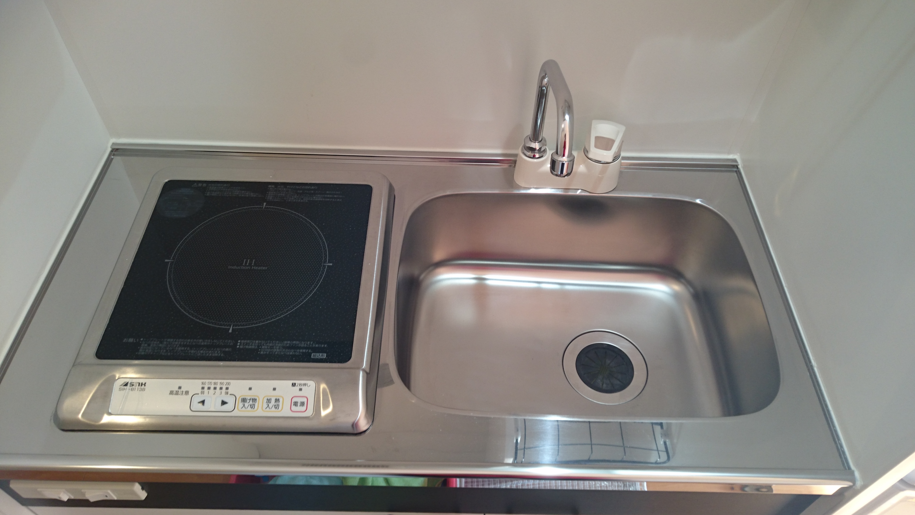 青森県弘前市のキッチンクリーニングの作業後1