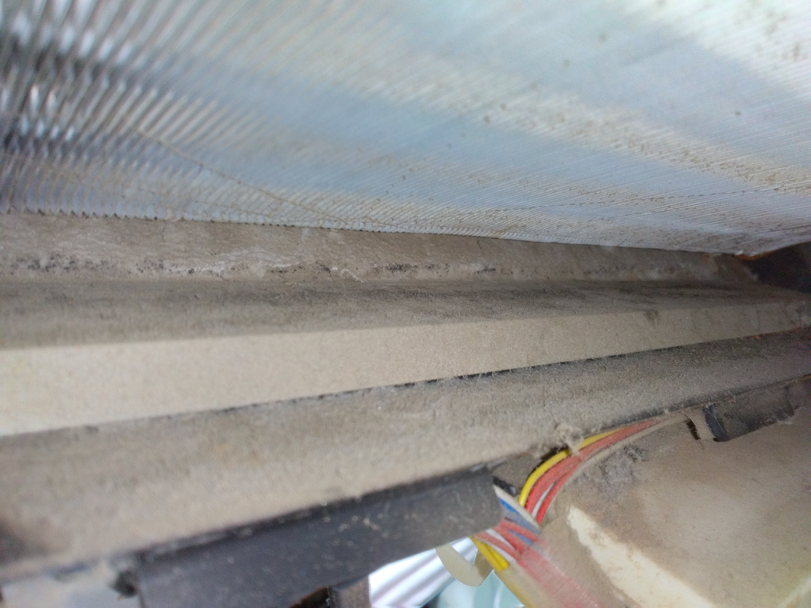 山梨県南アルプス市西野のお掃除機能付きエアコンの作業前3