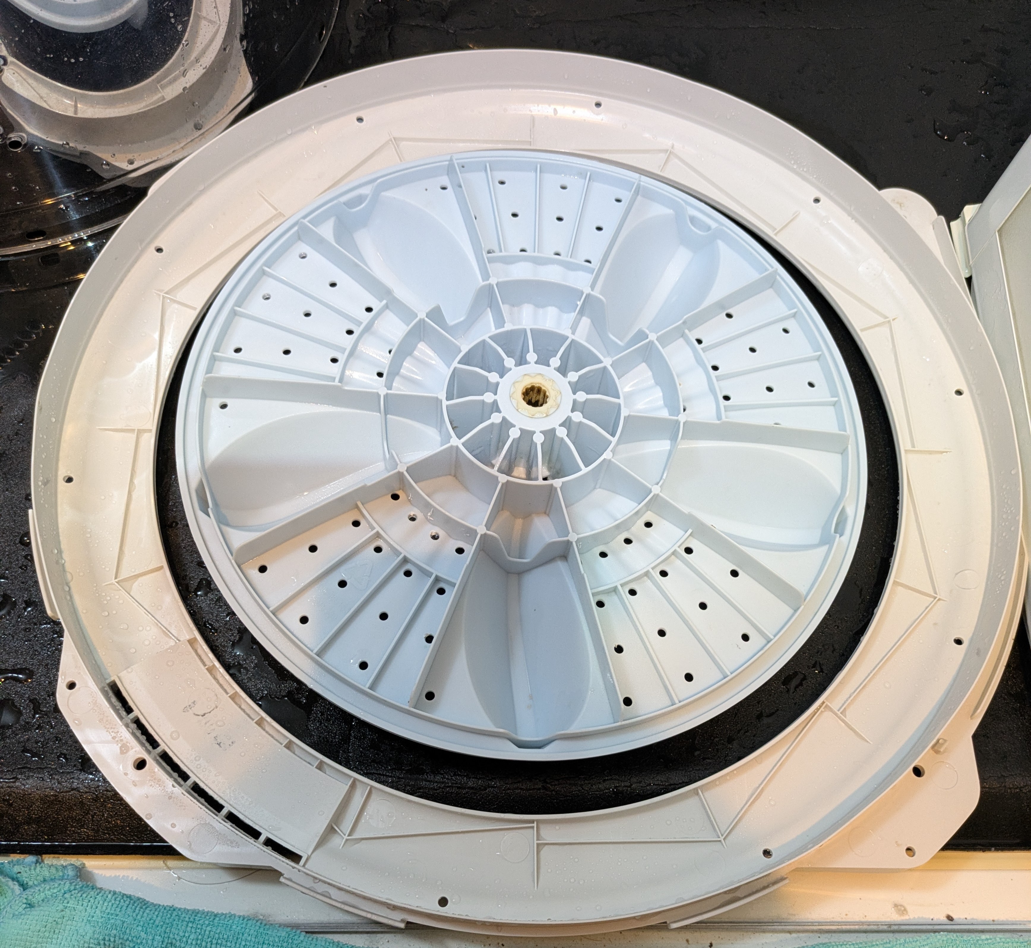 埼玉県さいたま市岩槻区本町の洗濯機分解クリーニングの作業後2