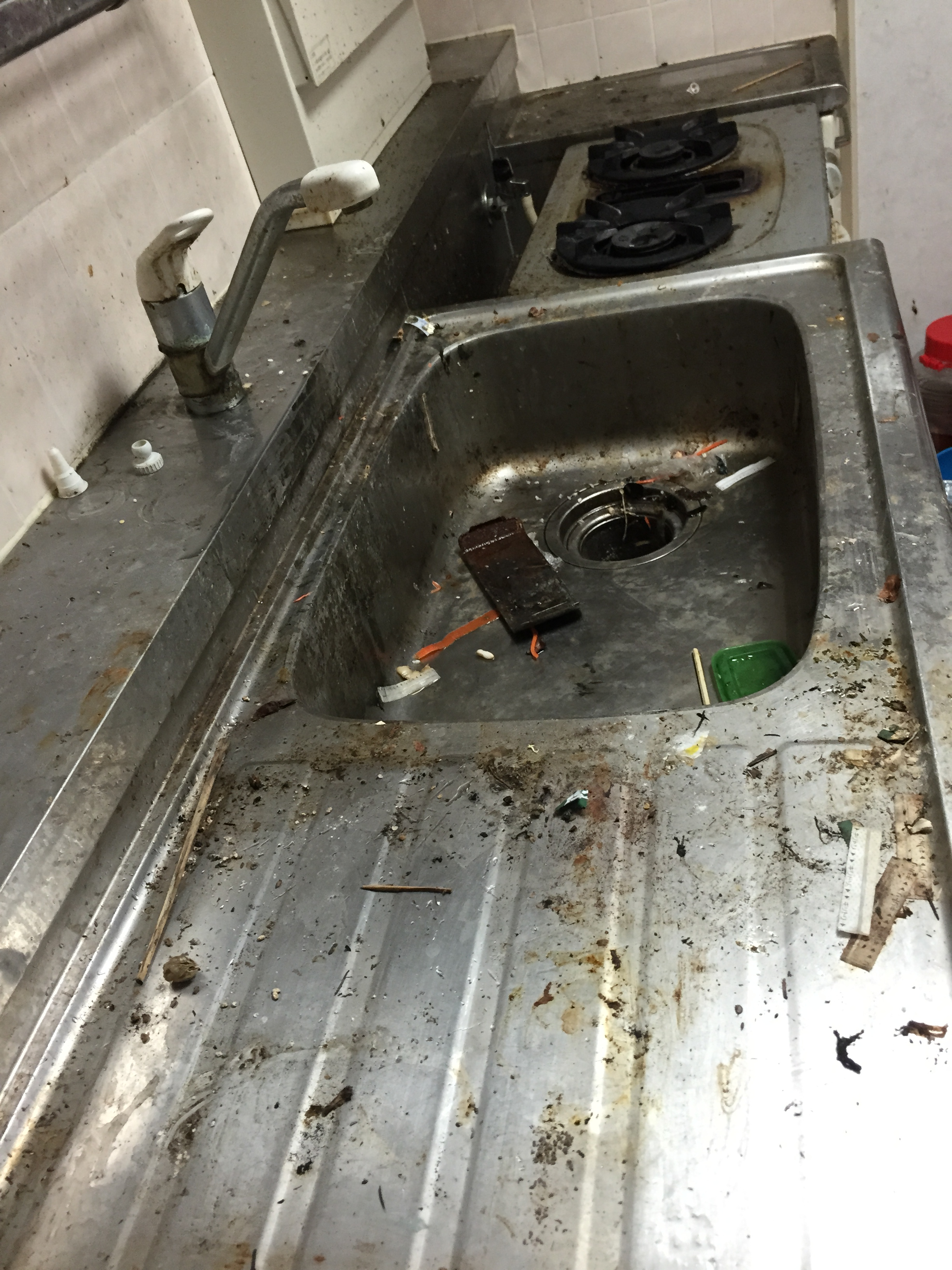 青森県弘前市のキッチンクリーニングの作業前1