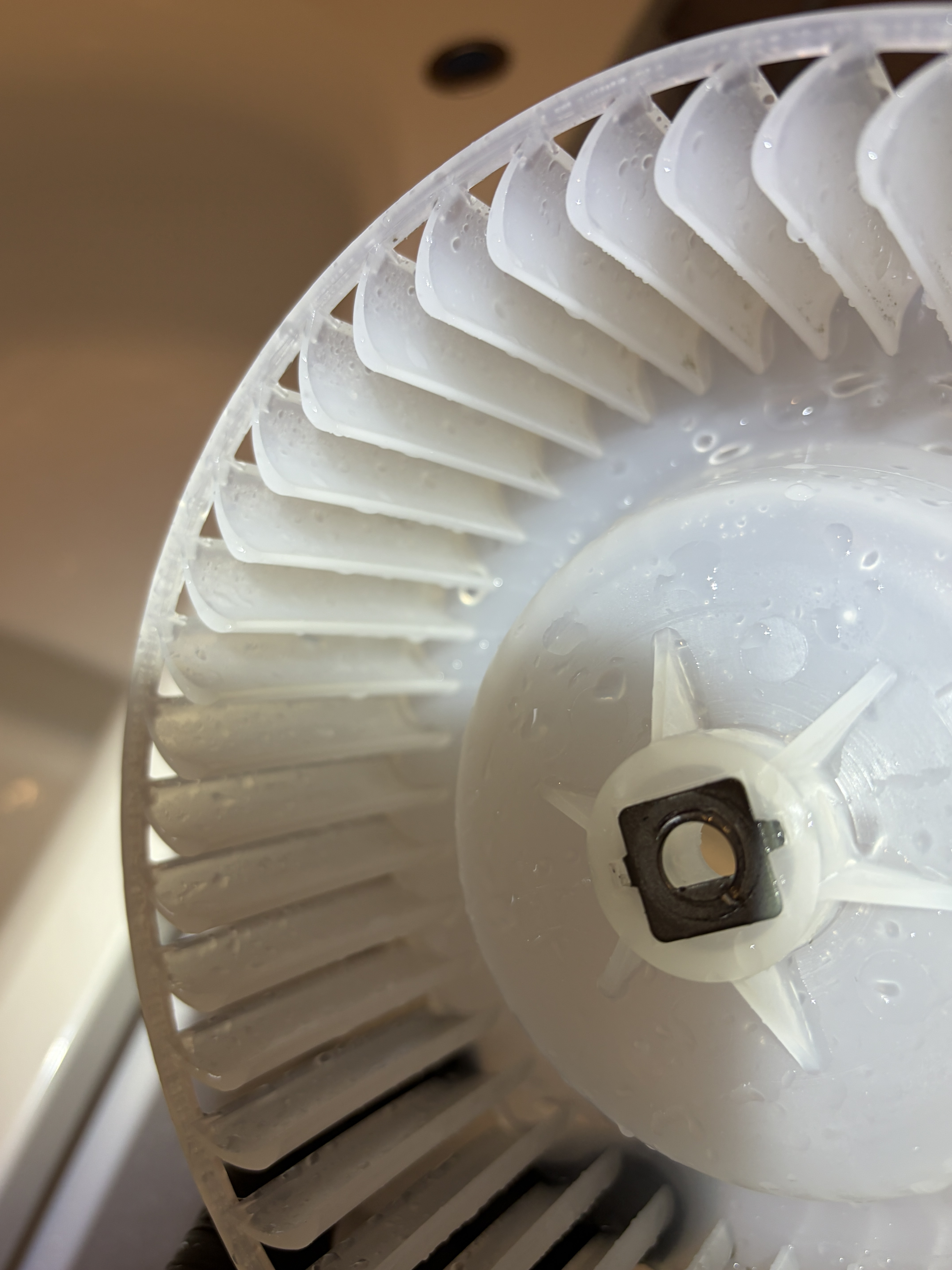 福岡県糟屋郡志免町の浴室乾燥機クリーニングの作業後3