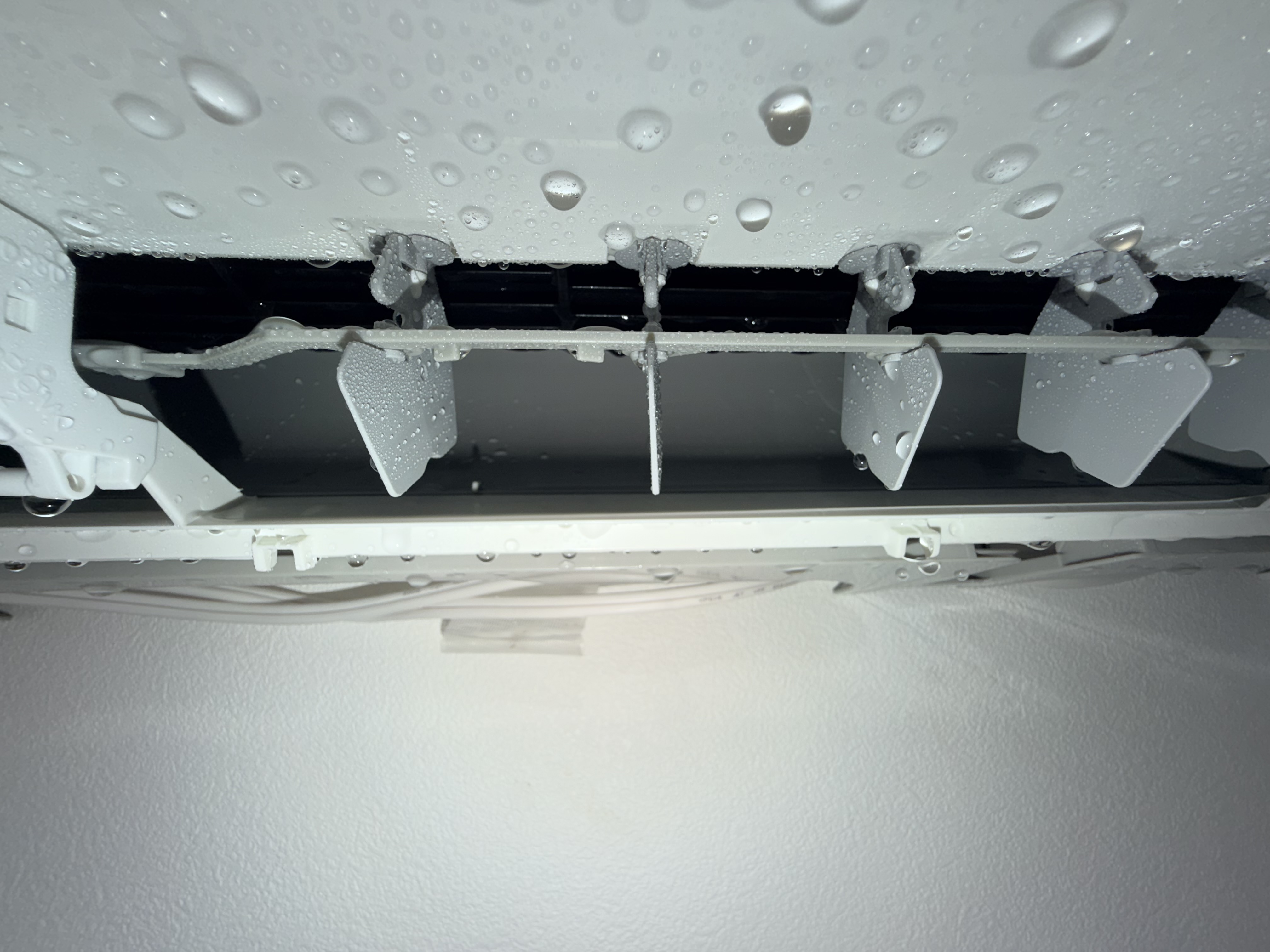 千葉県柏市大室の壁掛けエアコンの作業後1